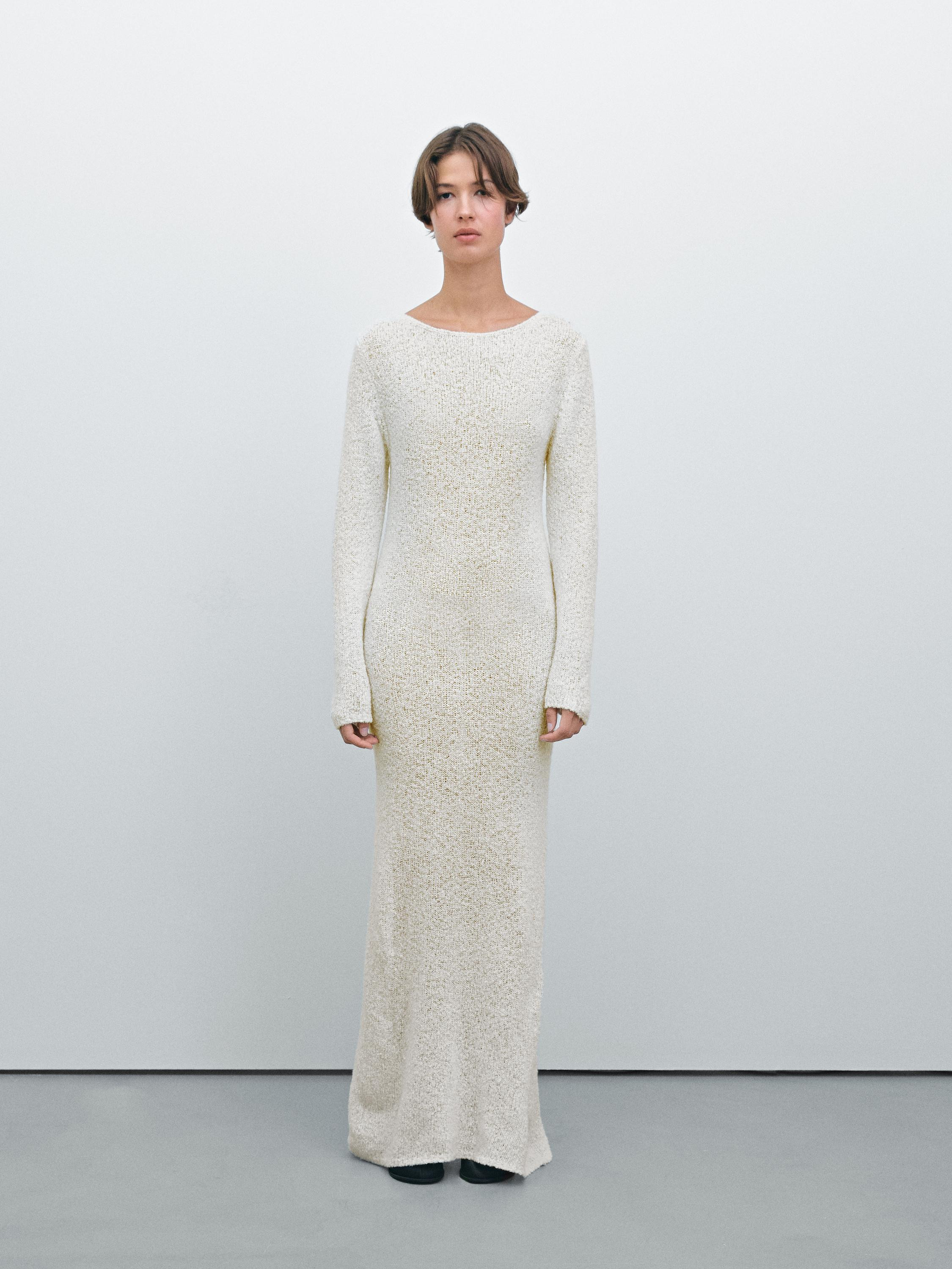 Midi dress made of wool blend fabric. Crew neck. Long sleeves. Knit fabric. Terry/bouclé yarn. | Massimo Dutti US