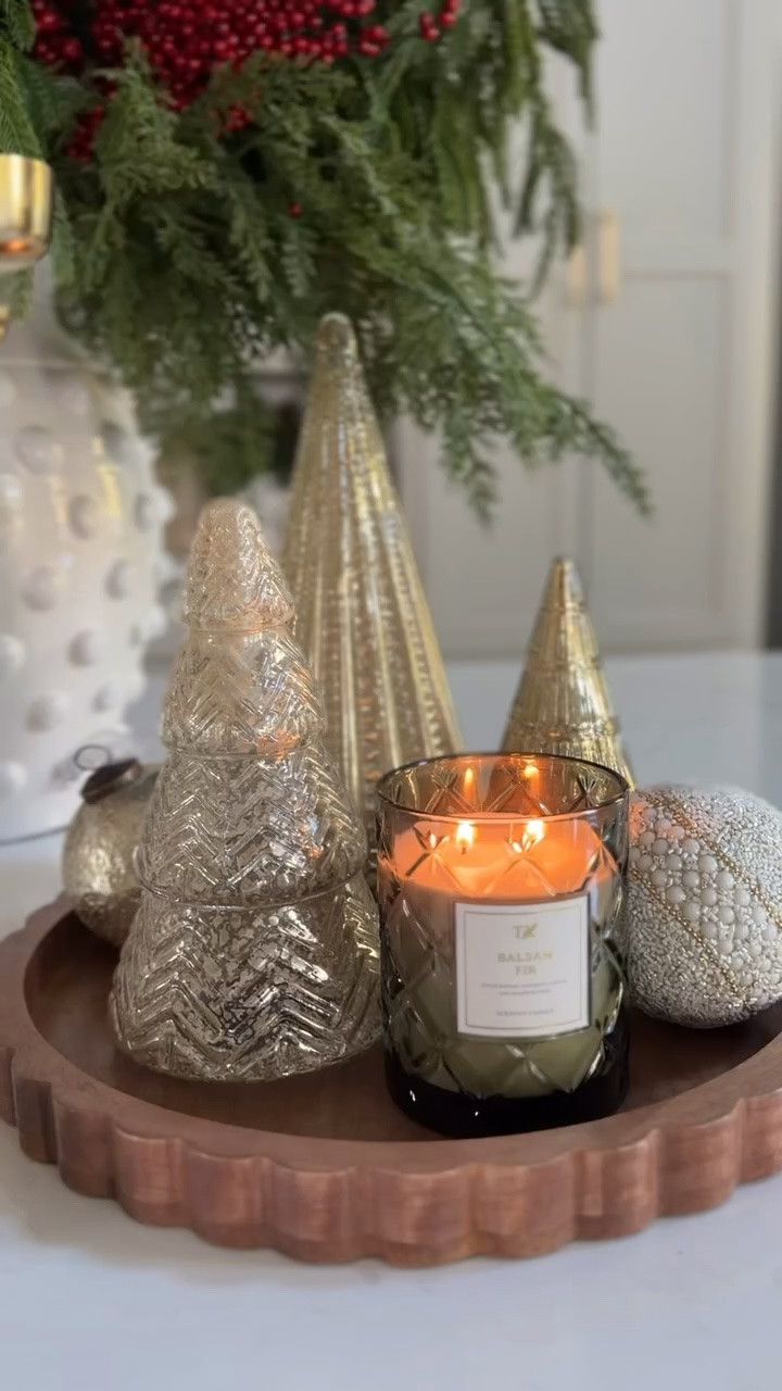 Just a cutie little holiday moment on our kitchen island 🤗 Shop full collection online and in select Walmart locations.