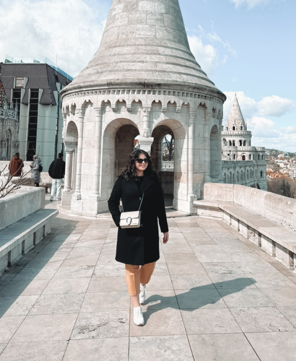 #Europeanstyle #blackcoat #coat #winterstyle 