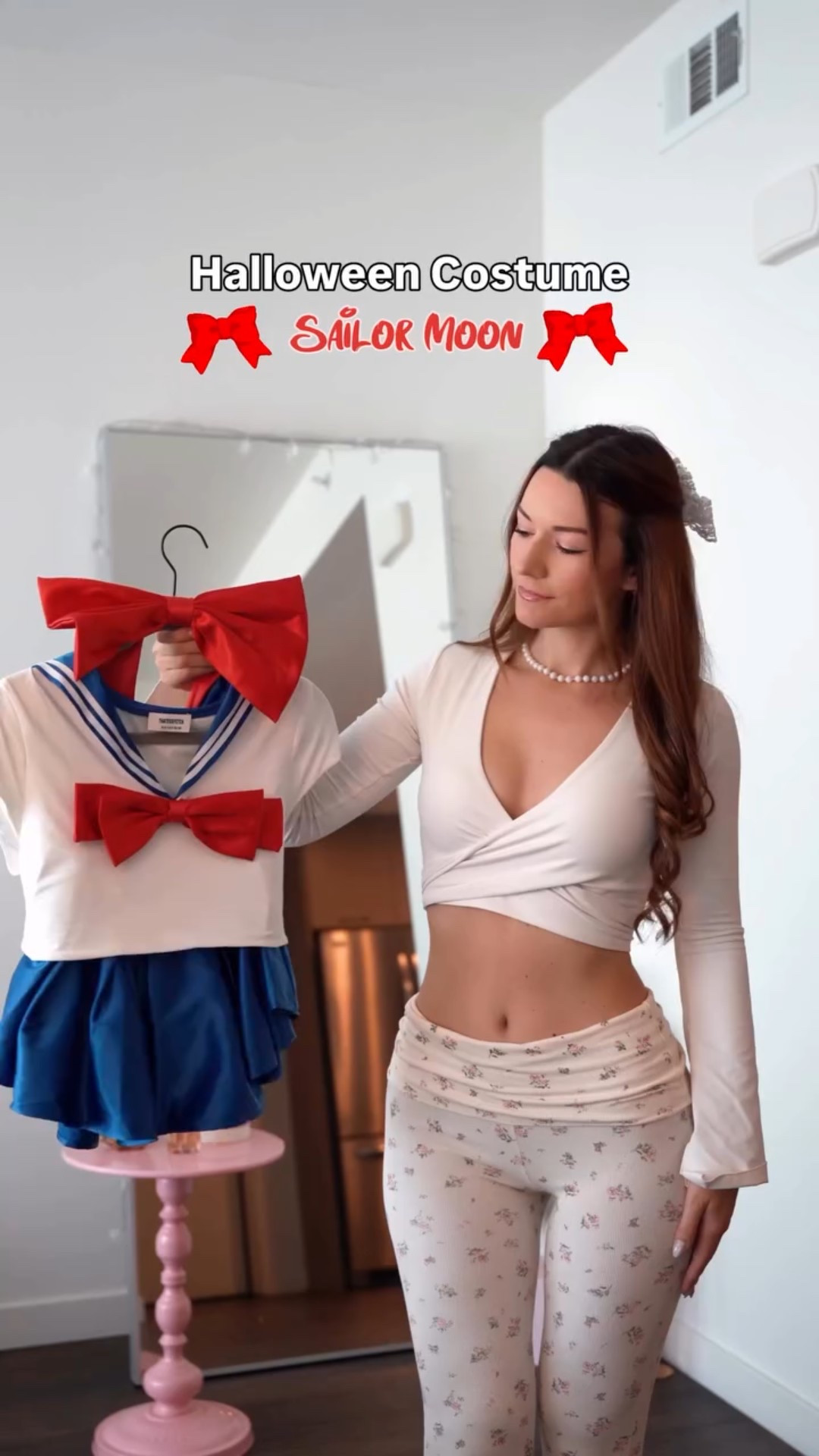 Halloween costume inspo: Sailor Moon edition 🌙💛✨ @thatssofetchau 
:::
:::
#halloween #halloweencostume #cosplaygirl #sailormooncosplay #sandiego #ootdstyle #foryoypage