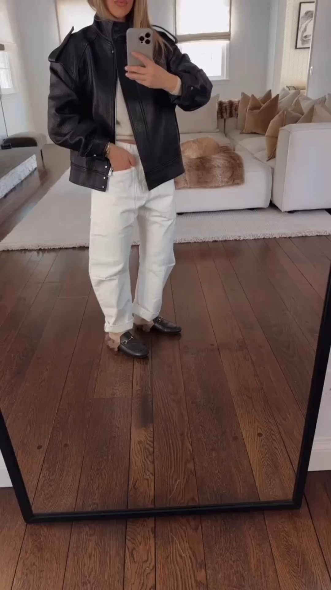 OOTD 
Jeans 25 
Jacket small 
Sweater m/l 