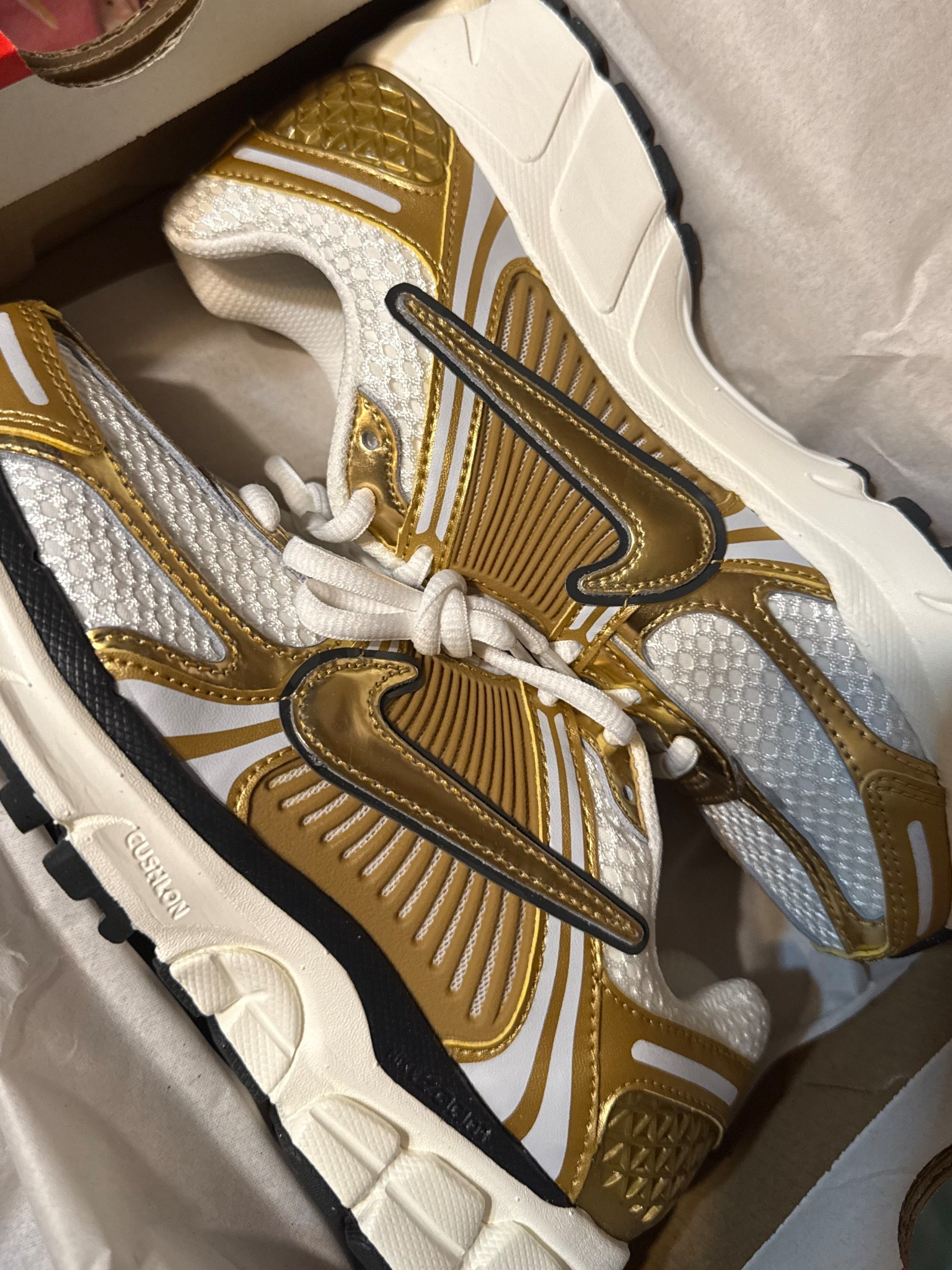 These Nike Vomero’s are so comfortable and cute! 

#LTKSeasonal #LTKShoeCrush #LTKStyleTip