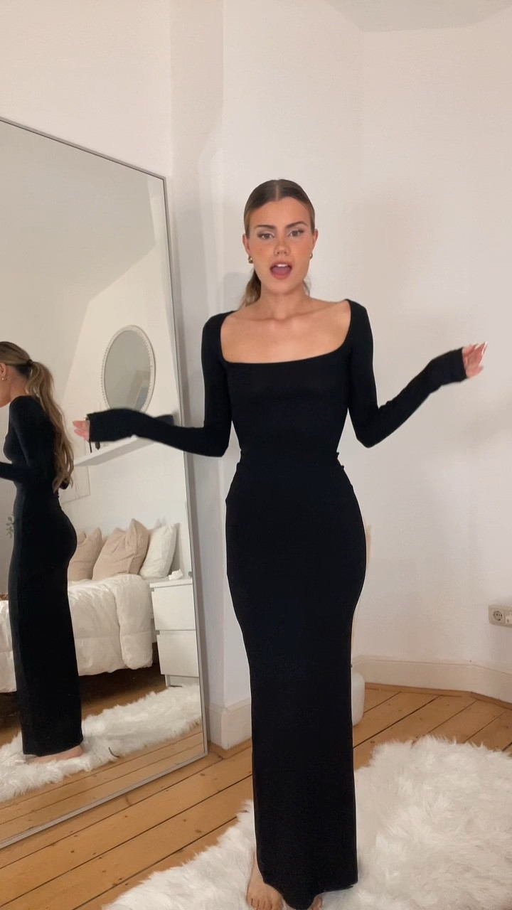 The perfect skims fall/winter dress and seamless undies! The quality of both of these are truly impeccable. I’m an xxs in Skims 🫶🏼

#LTKstyletip #LTKfindsunder100 #LTKSeasonal