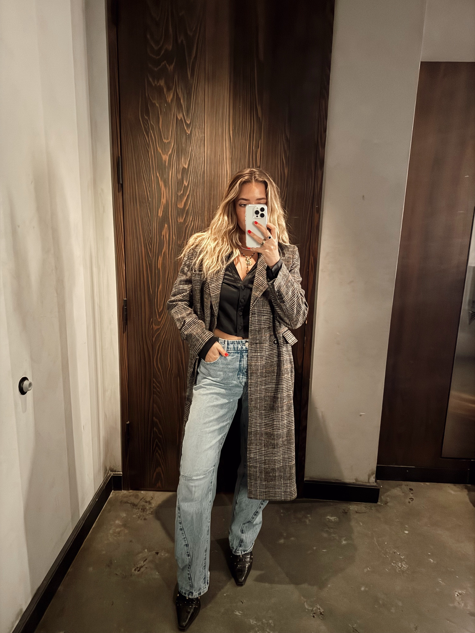 My favorite good American jeans are an extra 50% off ($58) total, I’m wearing a size 2, they are VERY oversized so i do suggest sizing down 1-2 sizes