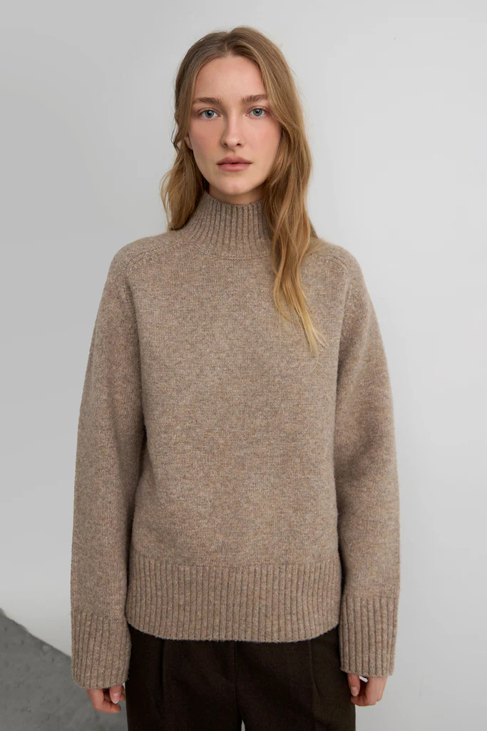 SOFT BRUSHED TURTLENECK SWEATER | OAK + FORT