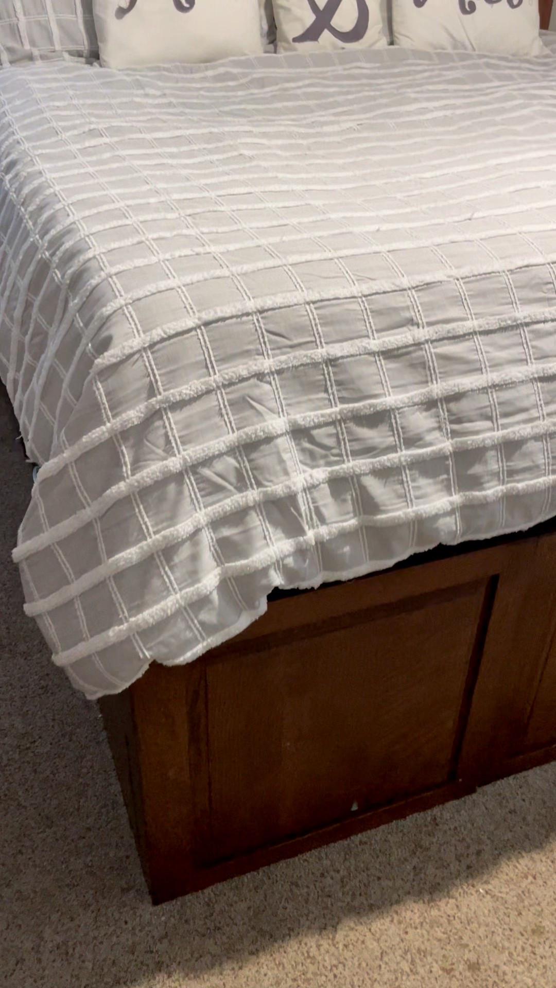 Ranunculus Tufted Duvet Cover set
So cozy and soft! Love it 