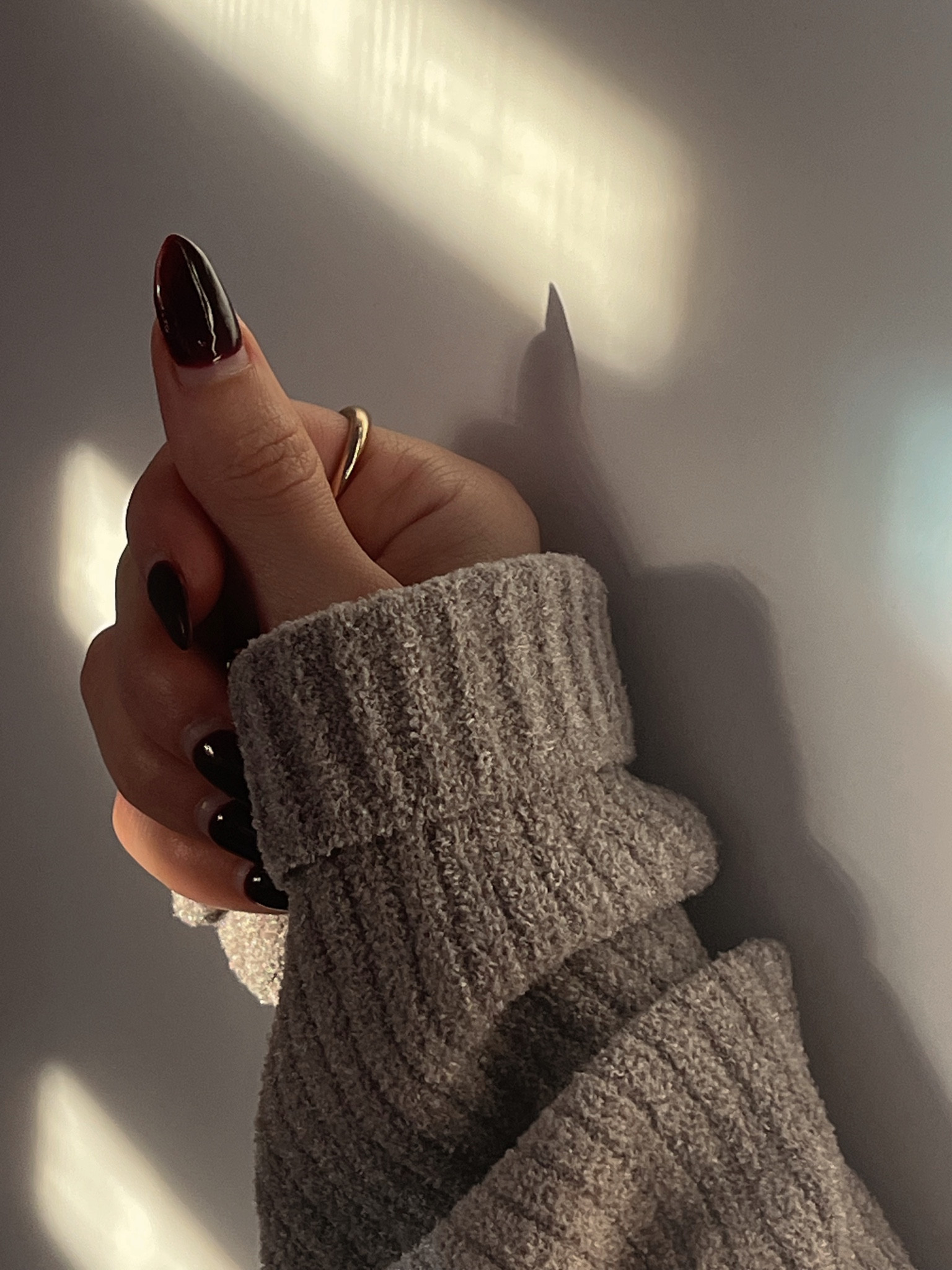 @barefootdreams Loungewear set for cozy season - wearing size small in both, TTS - love! So comfy and luxe 
Cozy soft sock set - made it on Oprah’s list of favorites. Code DREAM15 for 15% off first purchase 

Gifts for her
Gift guide 
Christmas loungewear sets 
Stocking stuffers 
Soft blanket 
Soft robe
Holiday pajamas 

@shop.LTK #BarefootDreams #Barefootdreamspartner #liketkit⁣ #ad 

#LTKSeasonal #LTKGiftGuide #LTKHoliday