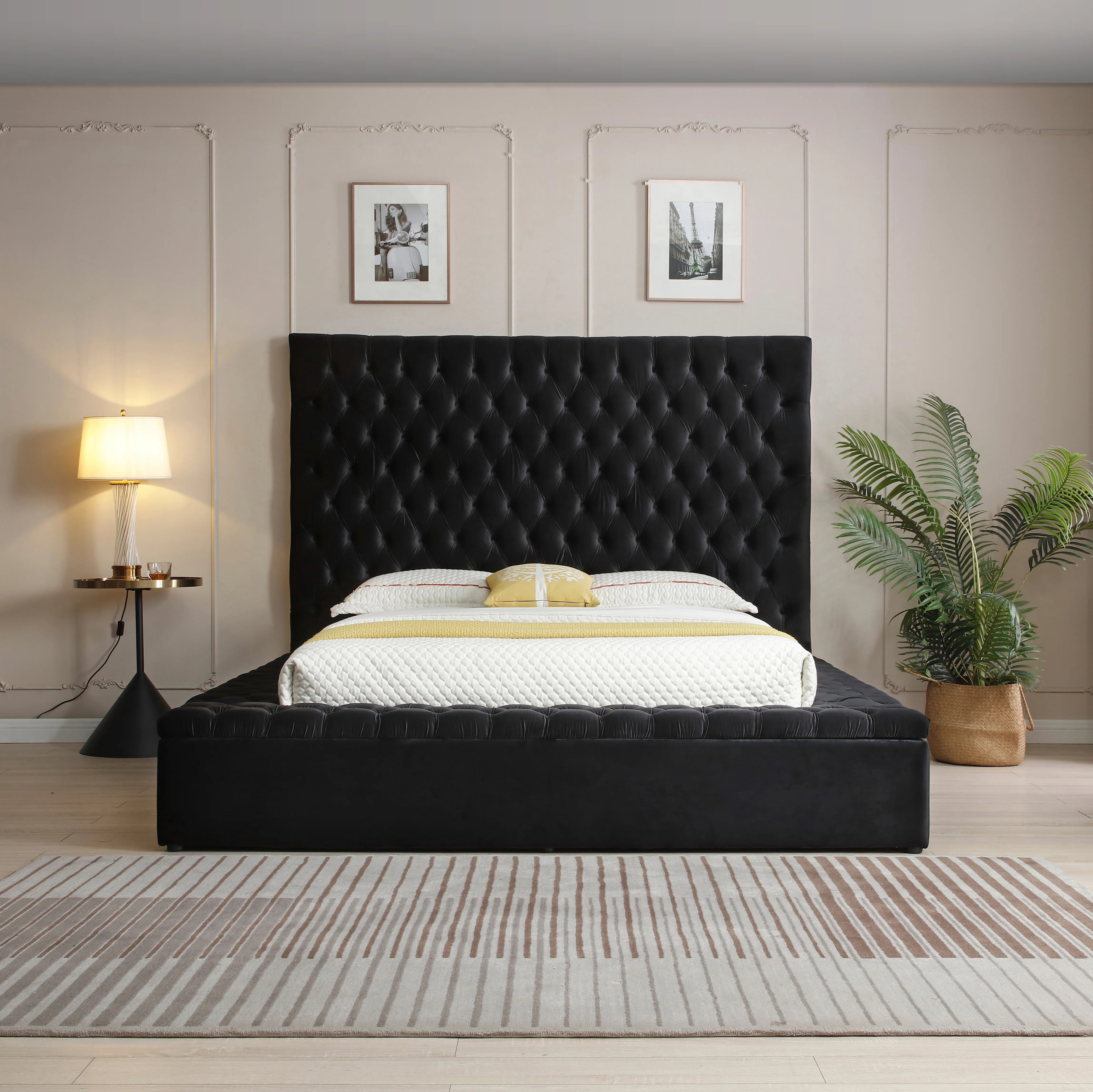 Aidelyn Upholstered Velvet Platform Bed | Wayfair North America