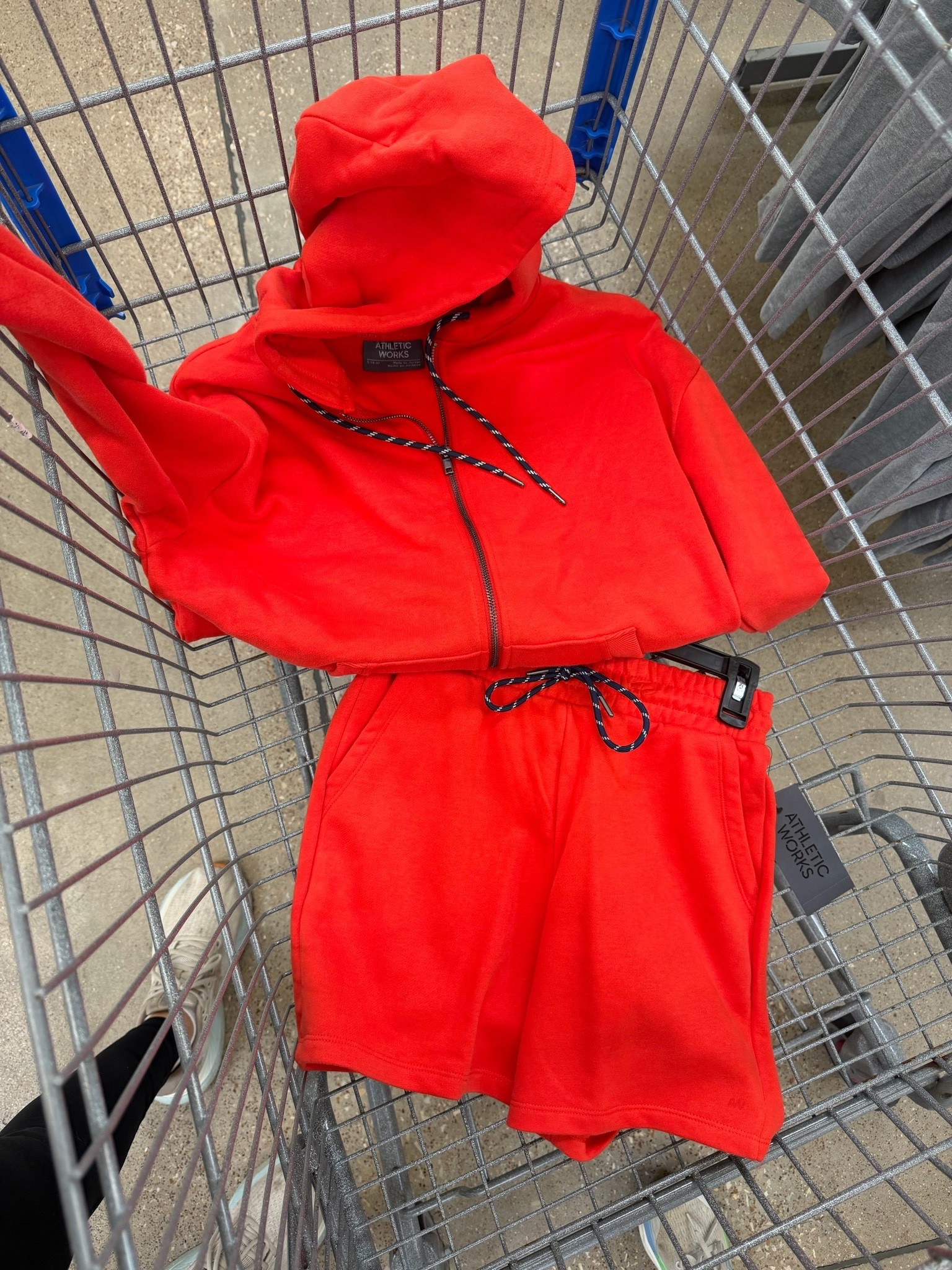 The cutest sweat sets with contrast draw strings at Walmart!

#LTKootd