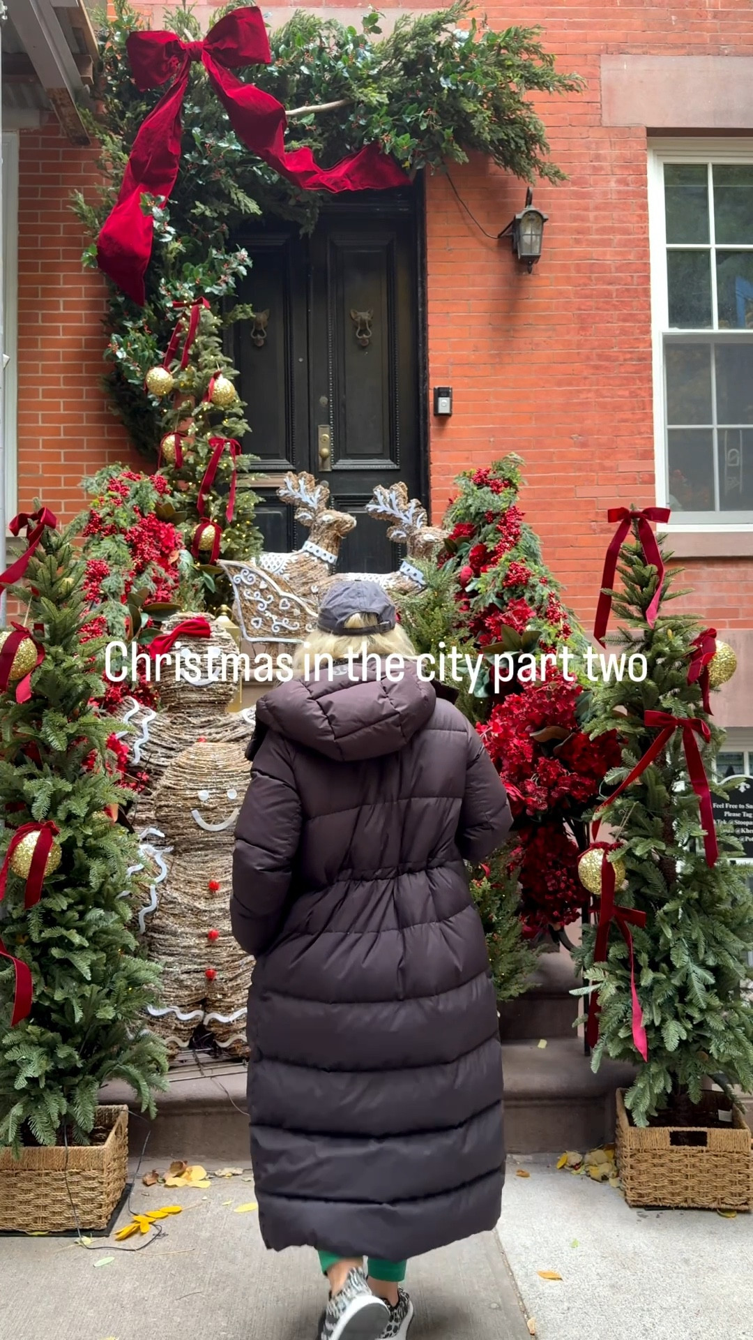 The city is slowly coming alive with Christmas🎄😍⛸️
#anauticalchristmas #christmasobsessed #christmasinthecity #thatchristmasgirl #mostwonderfultimeoftheyear 


#LTKTravel #LTKHoliday #LTKSeasonal