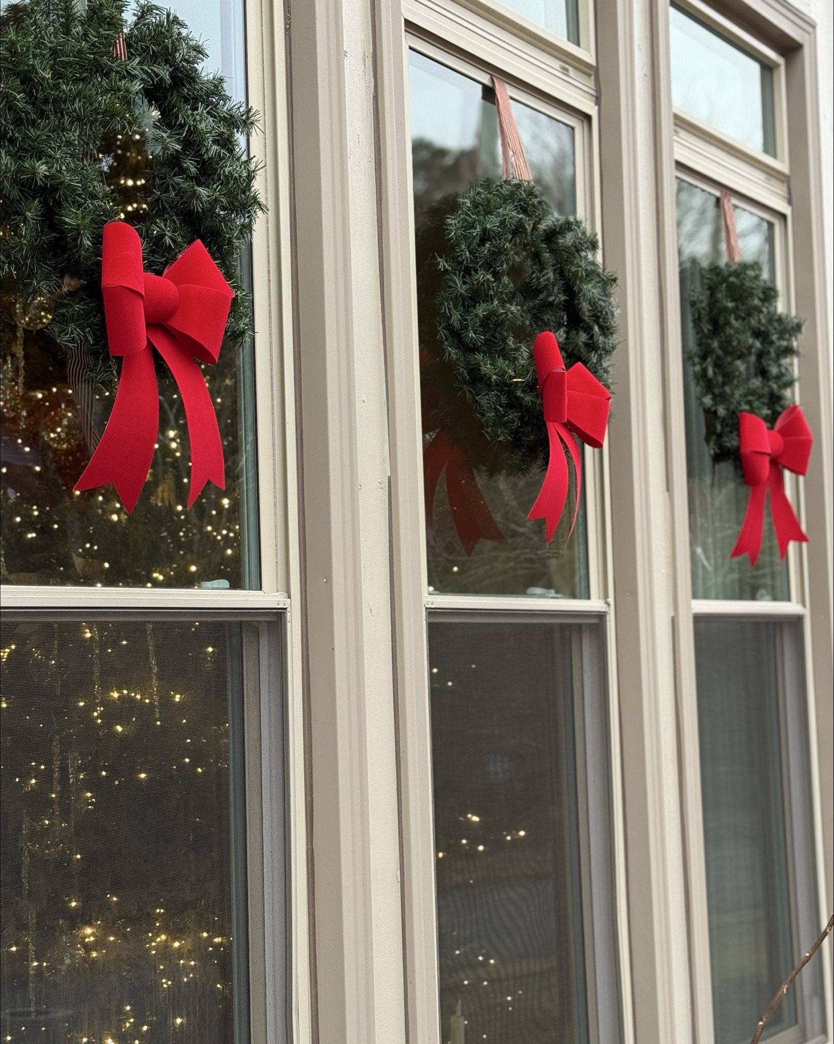 I love these bows!  They’re structured and came in a set of 12 for a great price !

#LTKHoliday #LTKHome #LTKSeasonal