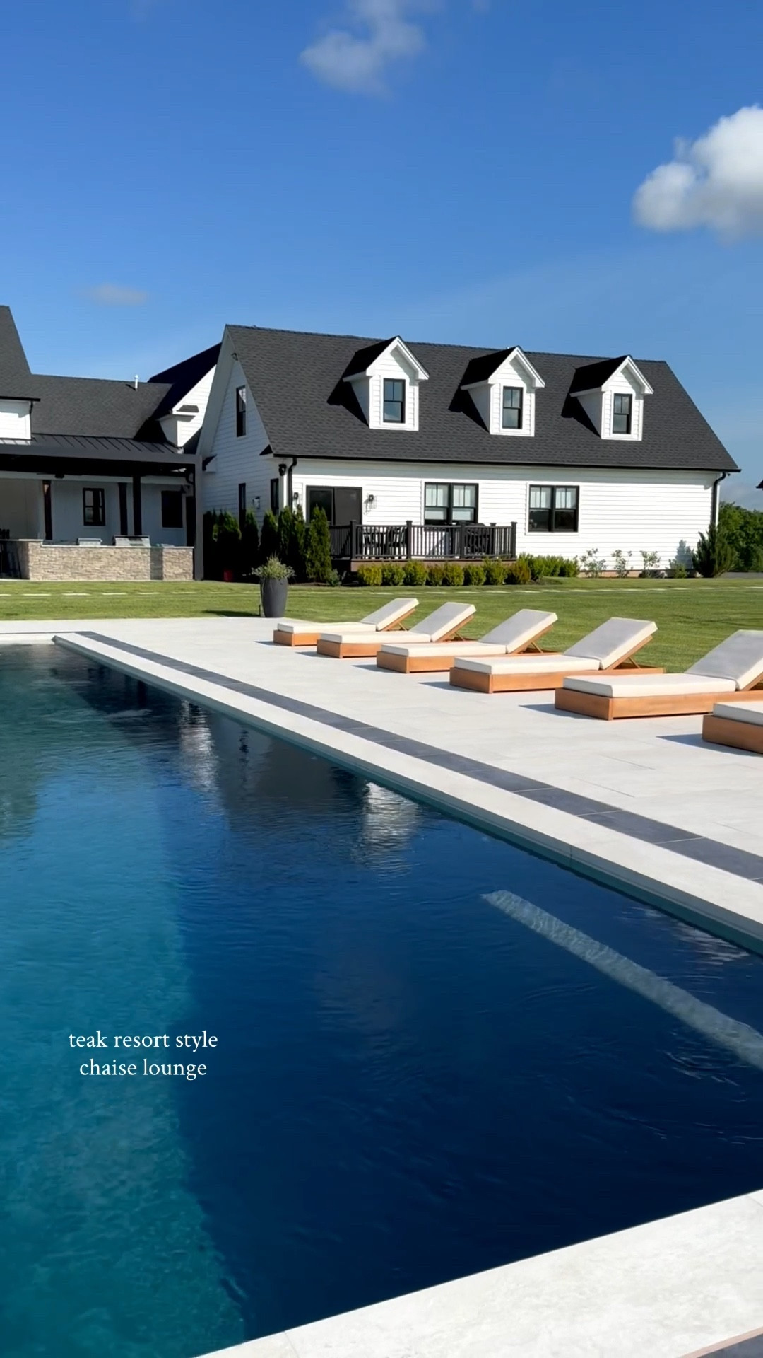 #AD Current travel plans: backyard 
@wayfair never misses when it comes to outdoor seating that gives full on vacation vibes.

#wishyouwerehere #outdoor #Wayfair #Wayfairpartner 