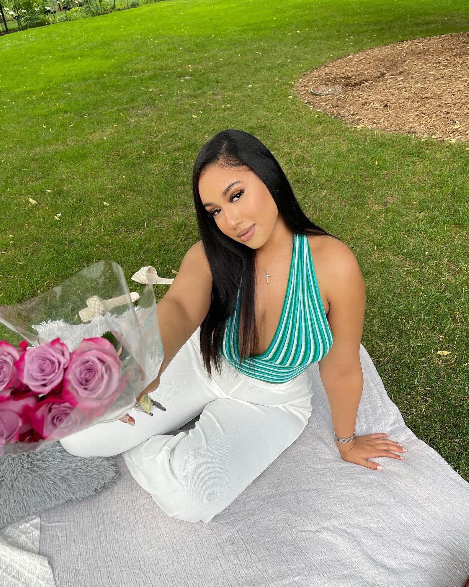 PLT
PrettyLittleThing 
Halter top 
deep V-neck 

#LTKcurves #LTKbeauty #LTKstyletip