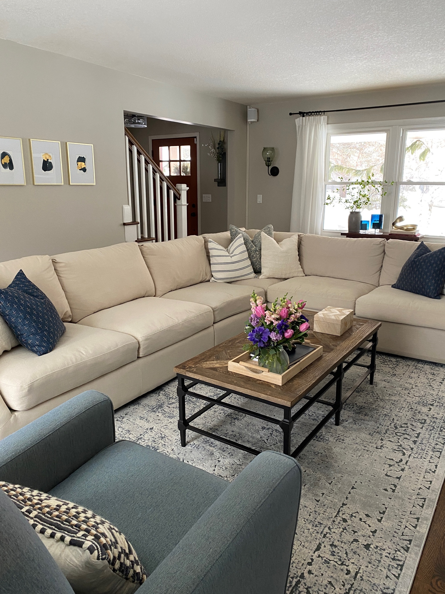 Living room decor with a coastal touch

#LTKfamily #LTKhome #LTKstyletip