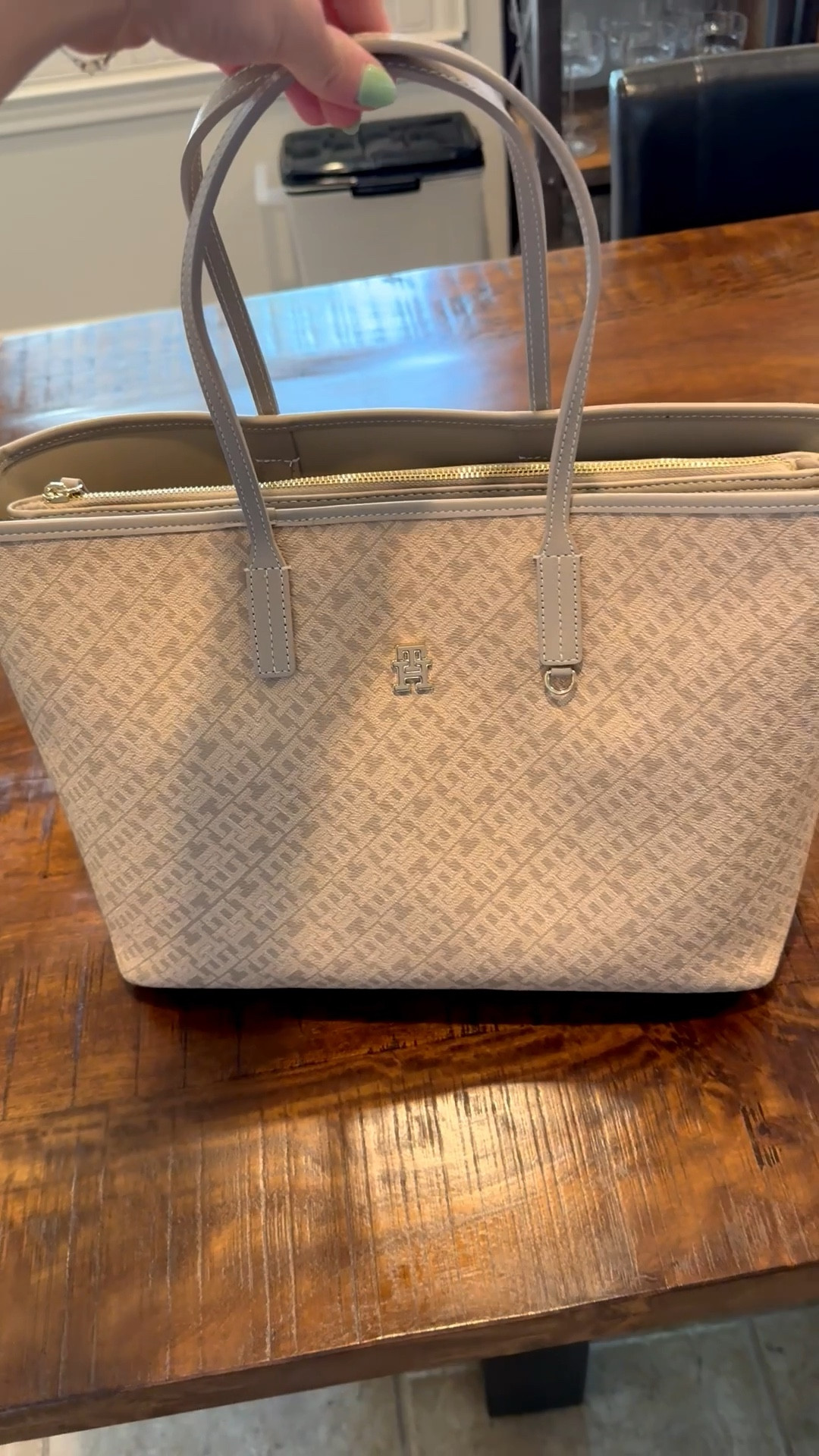 I’ve been on the hunt for a bigger purse/bag for my every day errands and travel and I’ve found the perfect one without breaking the bank! This purse is classy without the price tag and it fits everything perfectly 👜

#LTKSaleAlert #LTKFindsUnder100 #LTKItBag