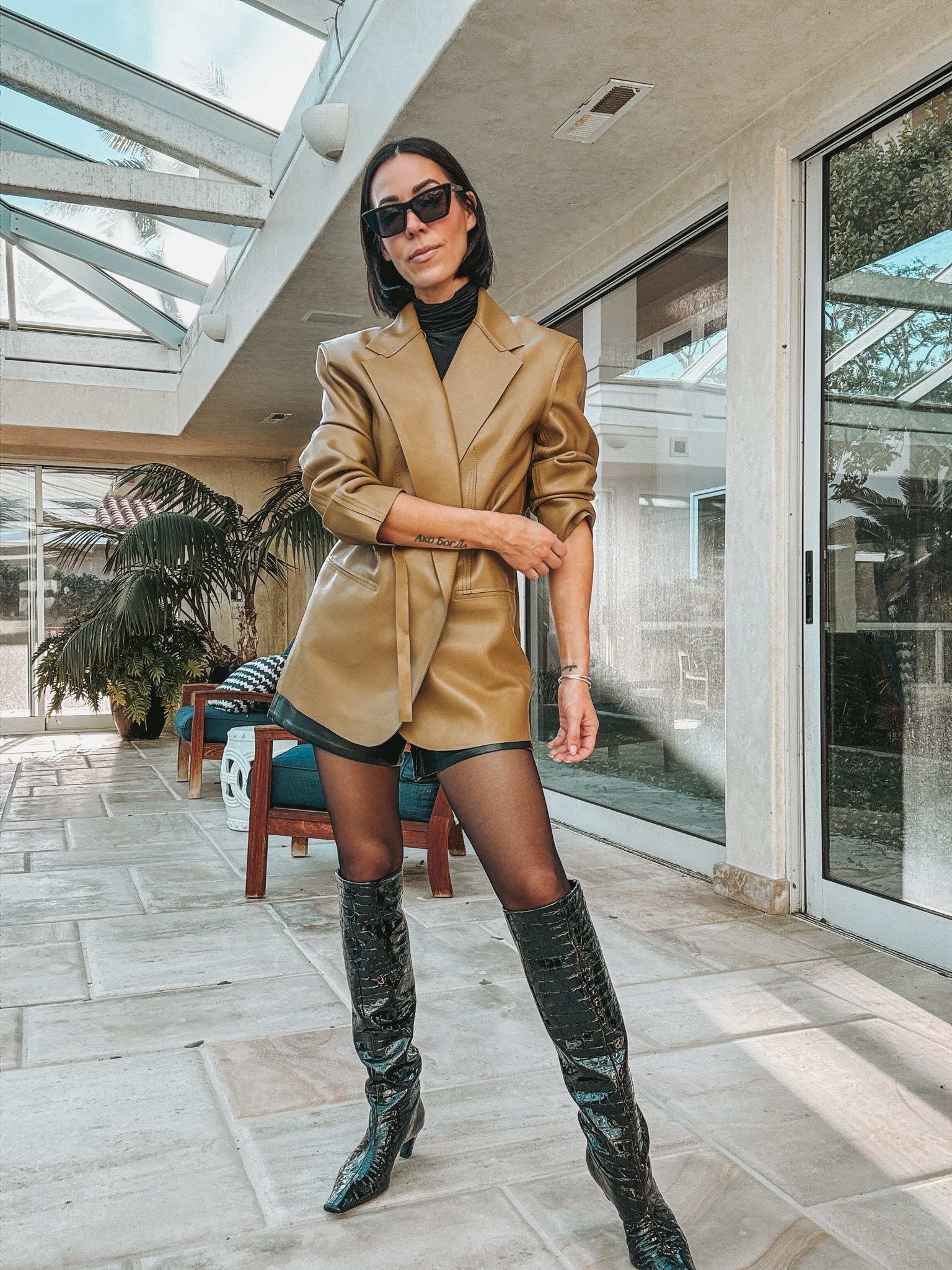 Leather on leather look for the win - an easy way to elevate a simple look.

#LTKstyletip