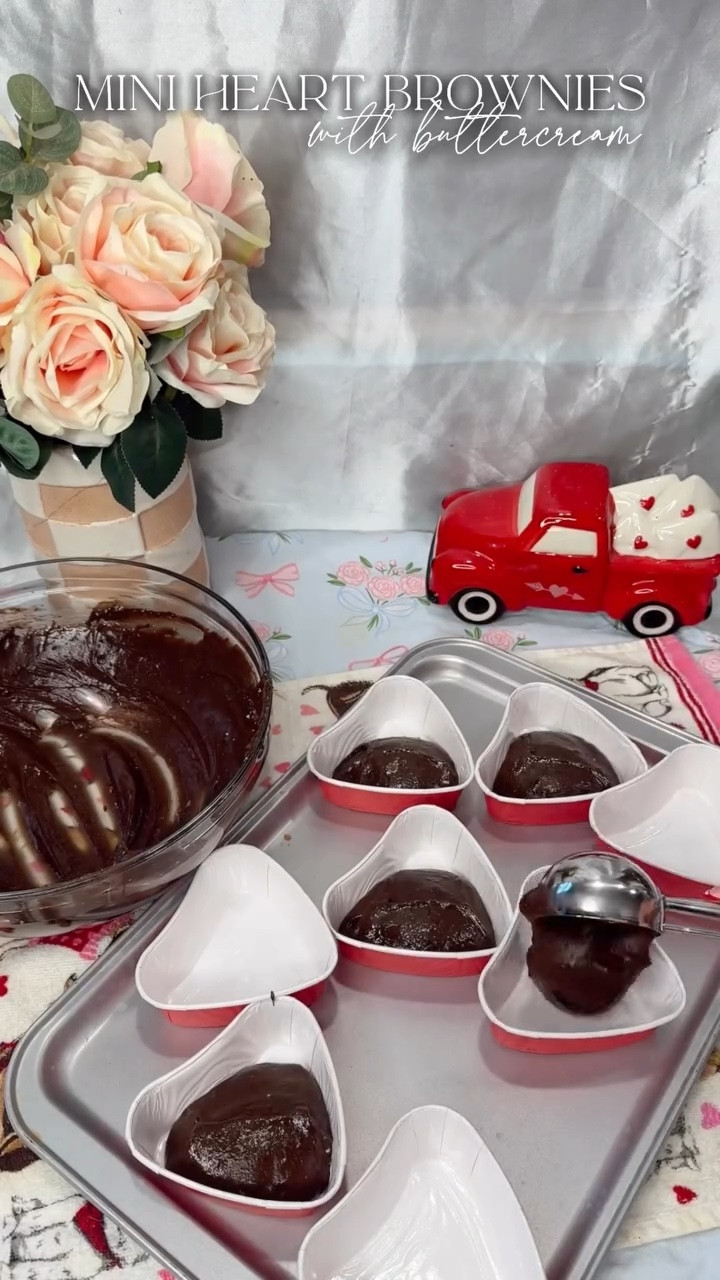 Heart shaped desserts are just cuter🤍
.
Buttercream recipe at the end for you to screenshot💌
.
Ingredients:
*  2 cups (4 sticks) of unsalted butter
*  2 cups of powdered sugar
*  1 teaspoon of salt
*  1 teaspoon of vanilla extract
Instructions:
1.  In a stand mixer, mix the softened butter on medium speed for 10 minutes, scraping the bowl occasionally.
2.  Add the powdered sugar into the mixer and mix slowly until well incorporated.
3.  Finally, add in the vanilla extract and salt, and give the buttercream one last good mix.
4.  Optional: add a few drops of food coloring of your choice to dye the frosting.
5.  Use to decorate your cakes and store extra in an airtight ziplock bag for up to 4 weeks in the fridge.
.
#brownierecipe #recipe #brownies #baking #heartdesserts
