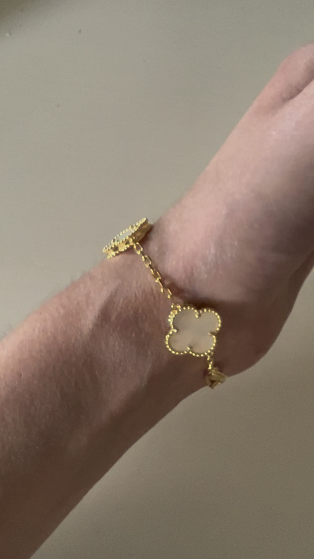 Loving this four leaf clover motif bracelet with white Mother-Of-Pearl stone and a gold chain ✨💖 Under $30 and comes in multiple stone colors!

#LTKsalealert #LTKunder50