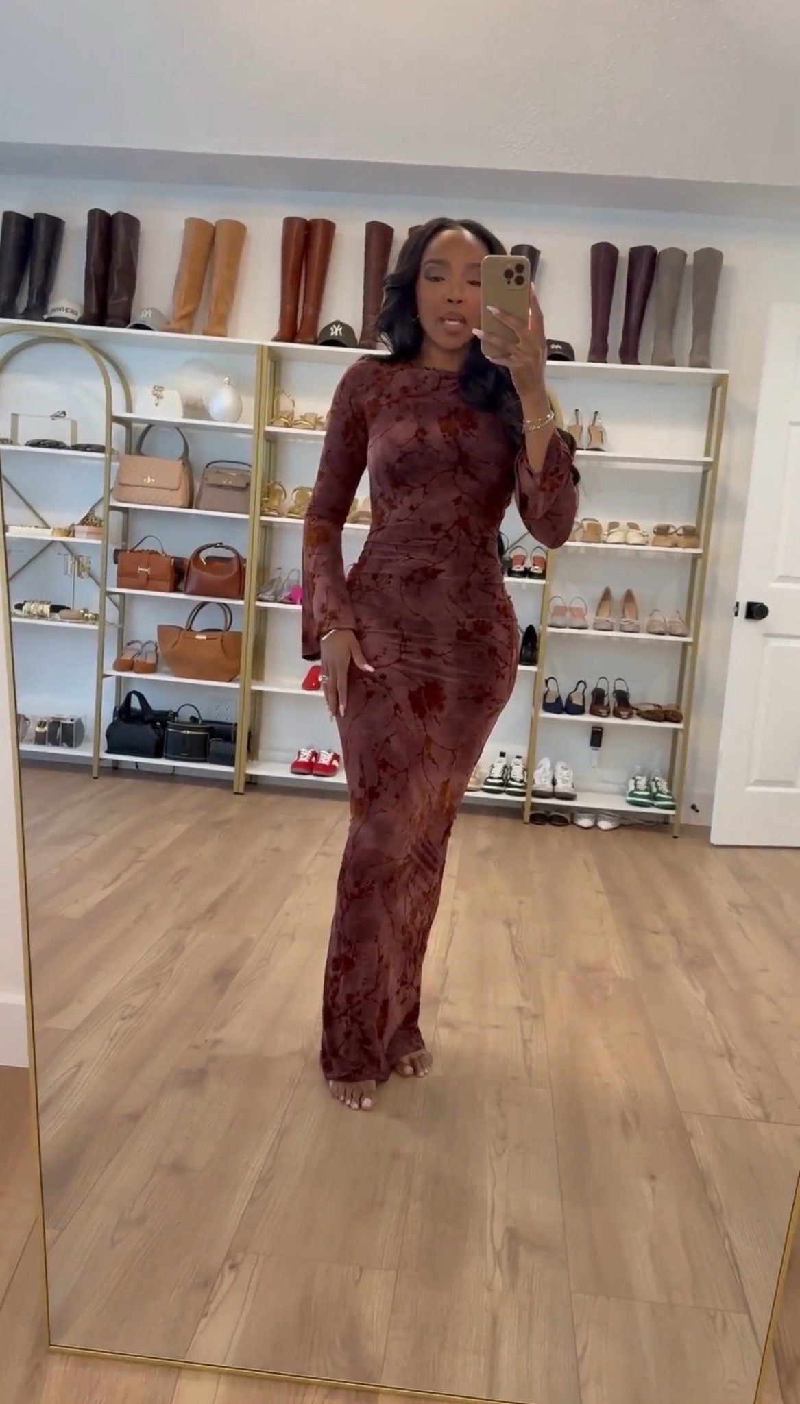 A sleek statement moment in this @PrettyLittleThing velvet-blend maxi — the subtle floral texture, long sleeves, and sculpted silhouette make it one of the most flattering fall-to-winter dresses in my closet. Effortless, elevated, and instantly polished without trying too hard.

Perfect for date nights, holiday events, winter dinners, and dressy evenings out.

📏 Sizing: Small
📏 Measurements: 5’4” • 138 lbs • 34D • 27” waist • 40” hips

PrettyLittleThing maxi dress outfit inspo, long-sleeve velvet dress styling, feminine winter event looks, chic holiday outfit ideas, elegant cold-weather dresses, elevated evening style.

✨ Everything linked below for easy shopping

Follow me on Instagram and YouTube @kirasfashionfinds

#LTKootd #LTKPetite #LTKHoliday