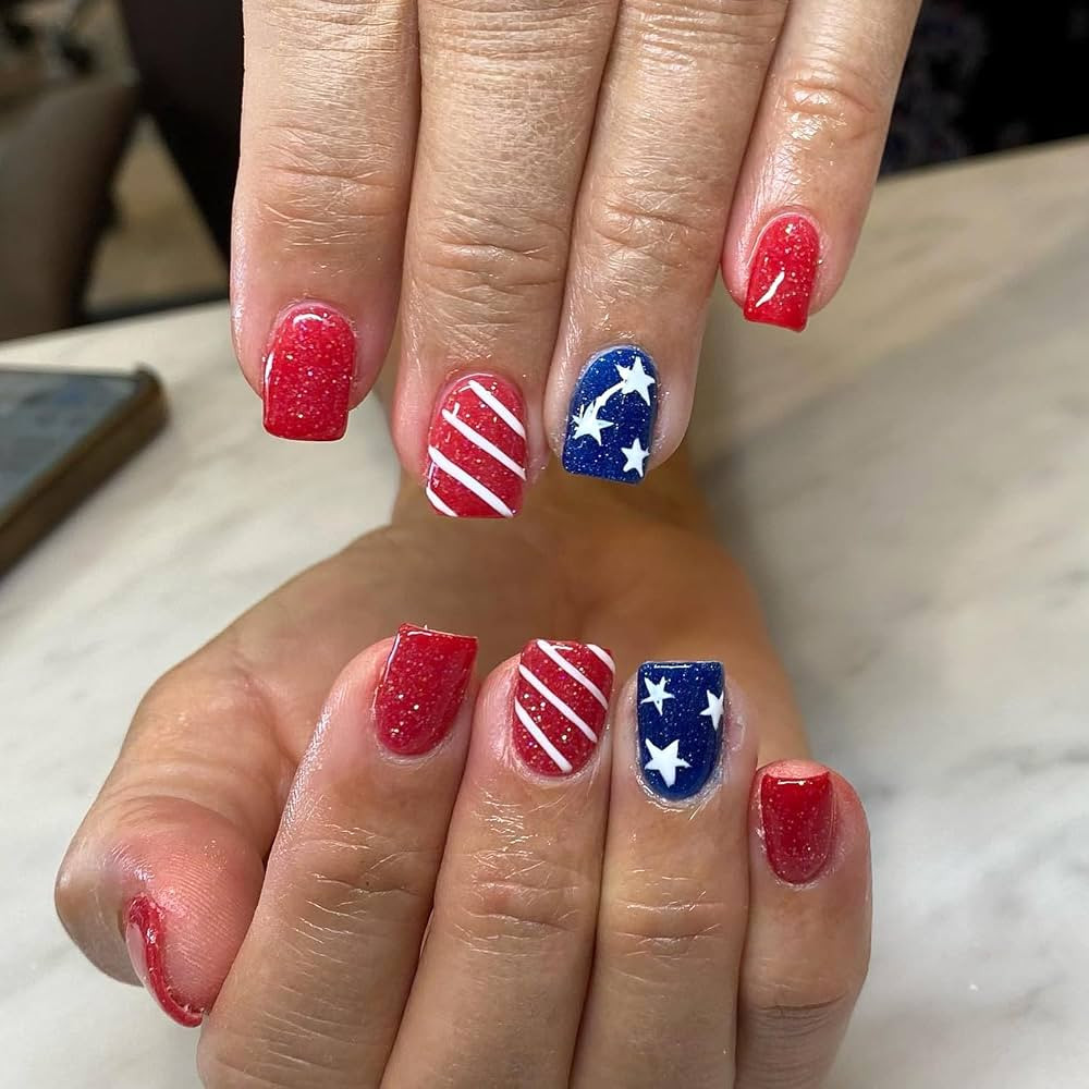 24Pcs 4th of July Press on Nails Short Square Fake Nails Petite Blue Red Nail Glitter Full Cover ... | Amazon (US)