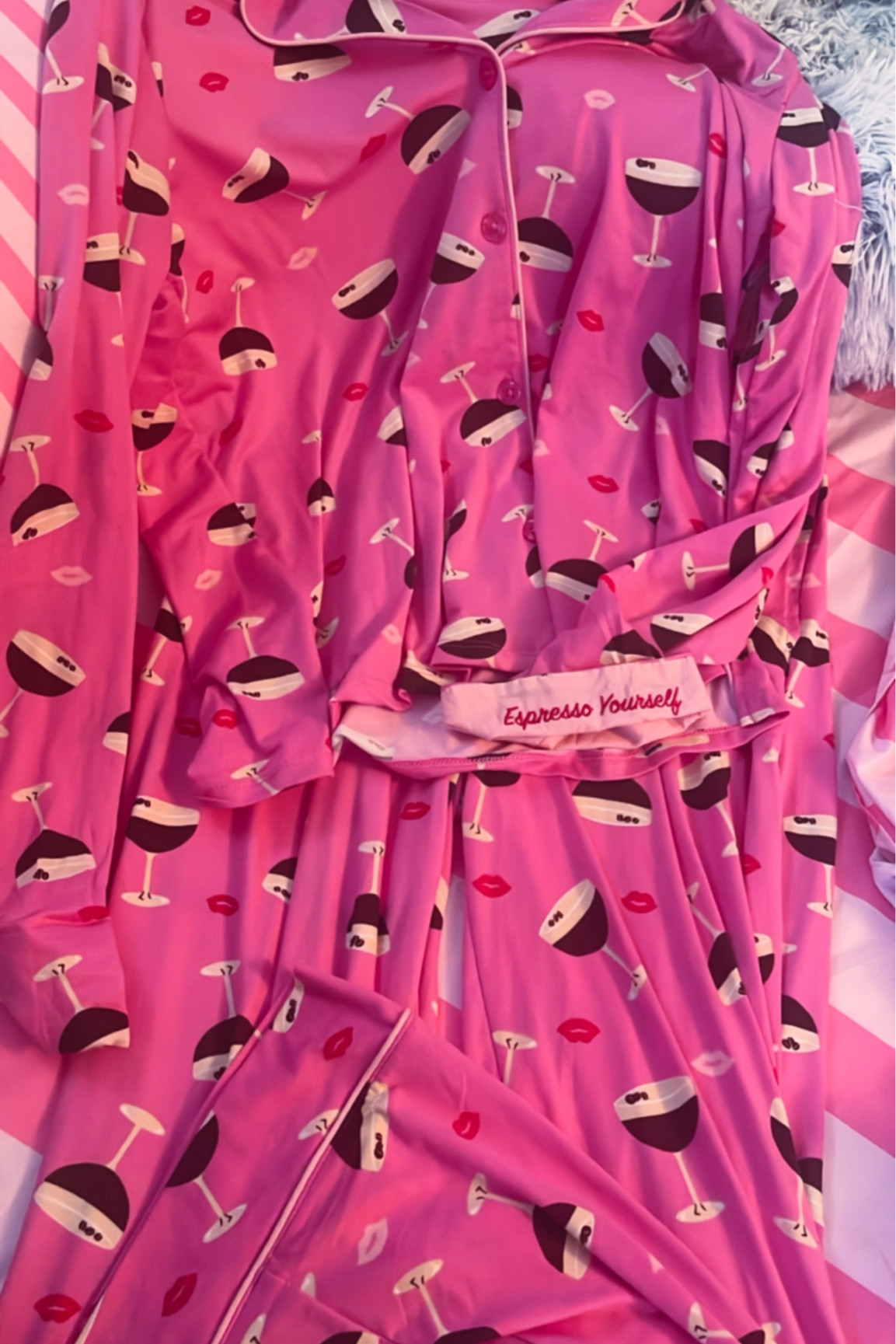 The most perfect “February” pjs🎀❣️

#LTKsalealert #LTKfindsunder50 #LTKSeasonal