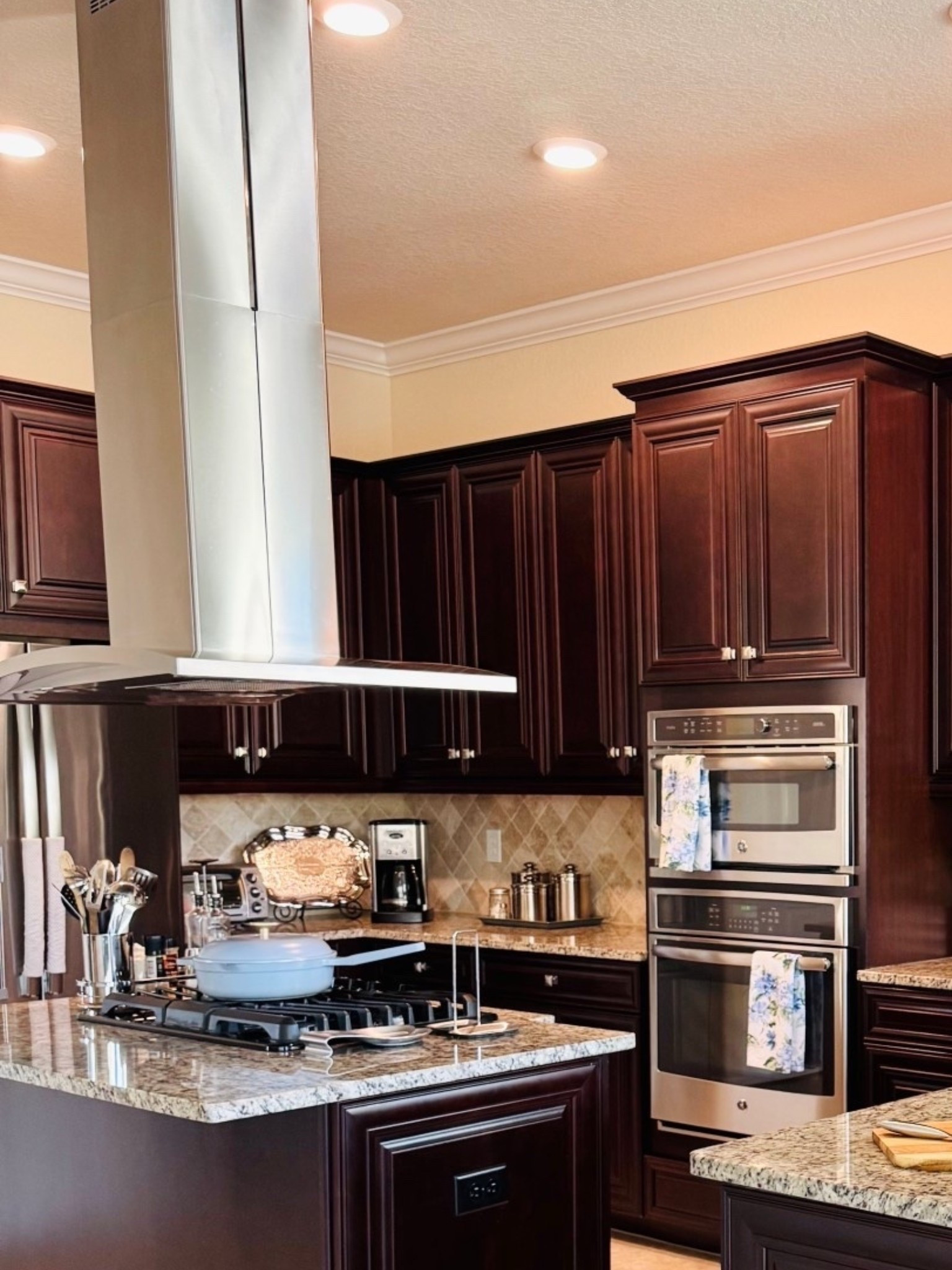 🤎Kitchen Favorites!

Kitchen Appliances | Stainless Steel Appliances | Kitchen Organization | Kitchen Tools & Gadgets 

#LTKFamily #LTKHome #LTKStyleTip