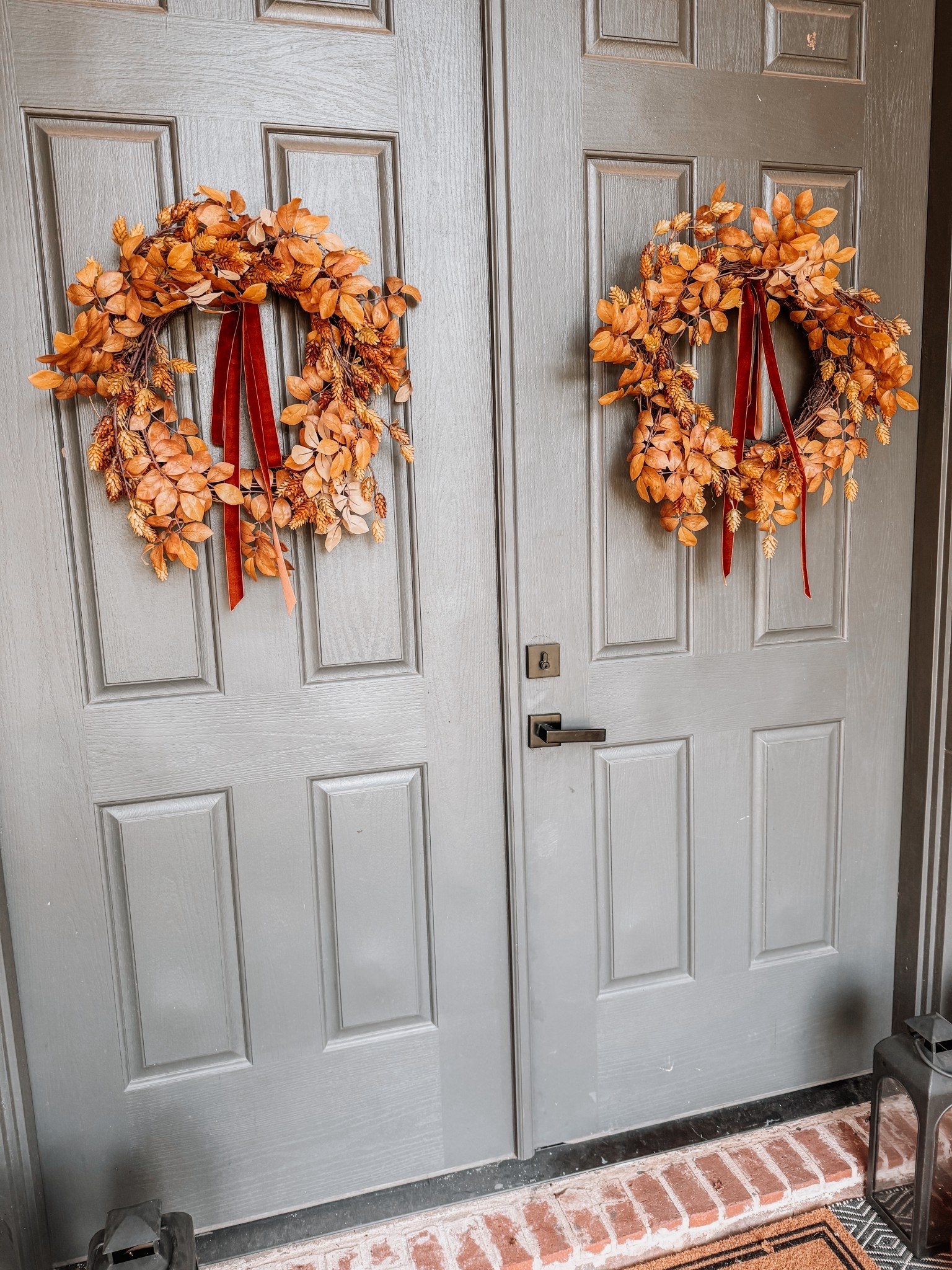 Target fall wreath. I added the velvet ribbon 🤍