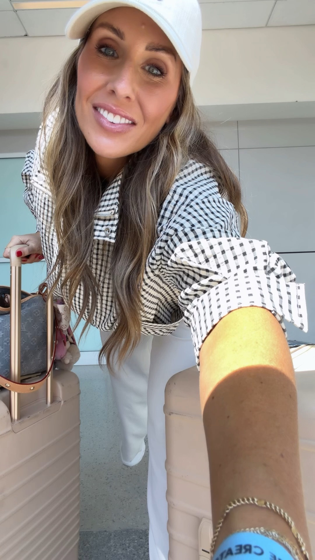 LTKCon travel outfit

#LTKCon #LTKdayinmylife #LTKOver40