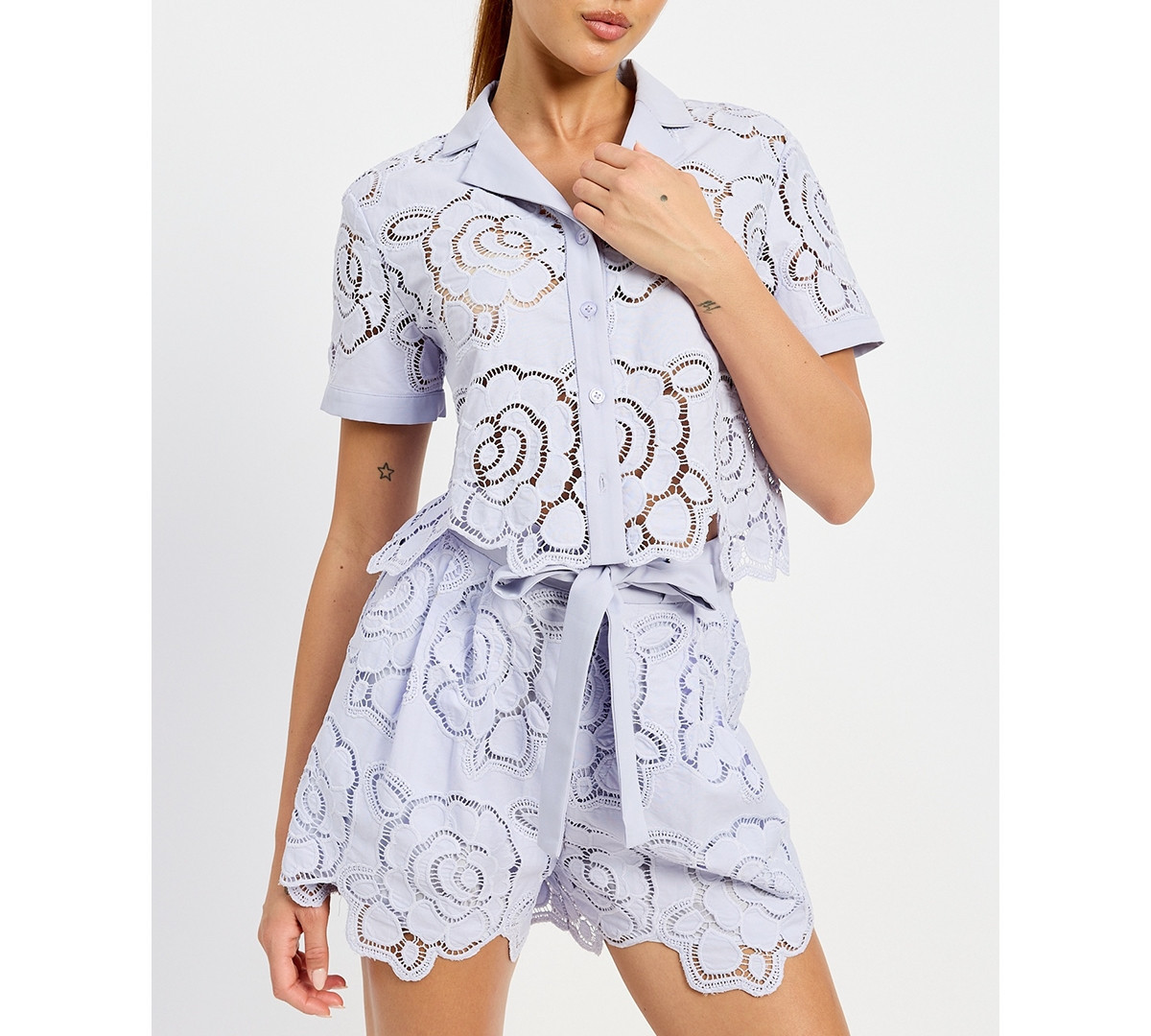 En Saison Women's Brynlee Belted Shorts - Lilac | Macy's
