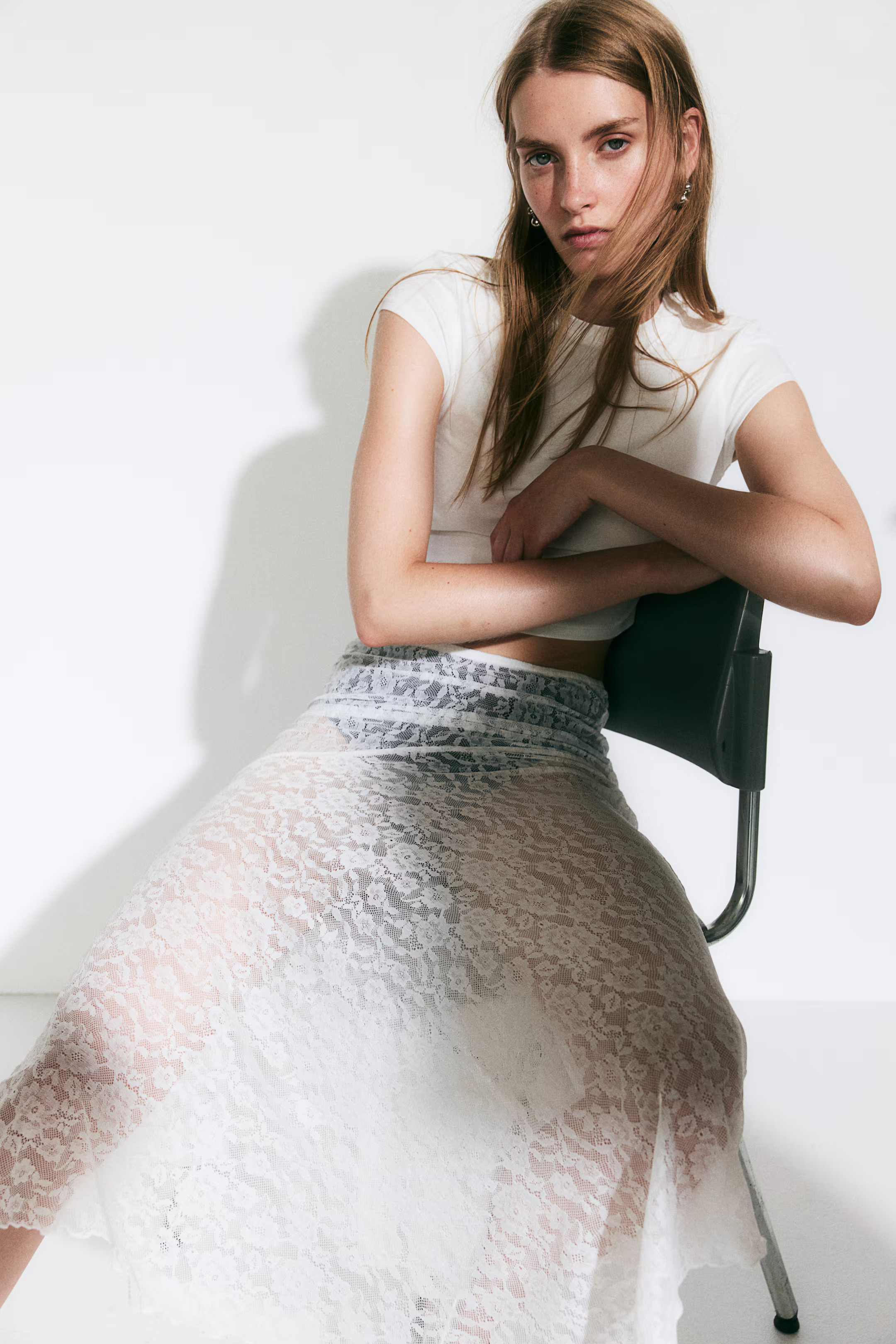 Falda asimétrica de encaje - Cintura estándar - Largo - Crema - MUJER | H&M ES | H&M (FR, IT, ES, PT, BE)