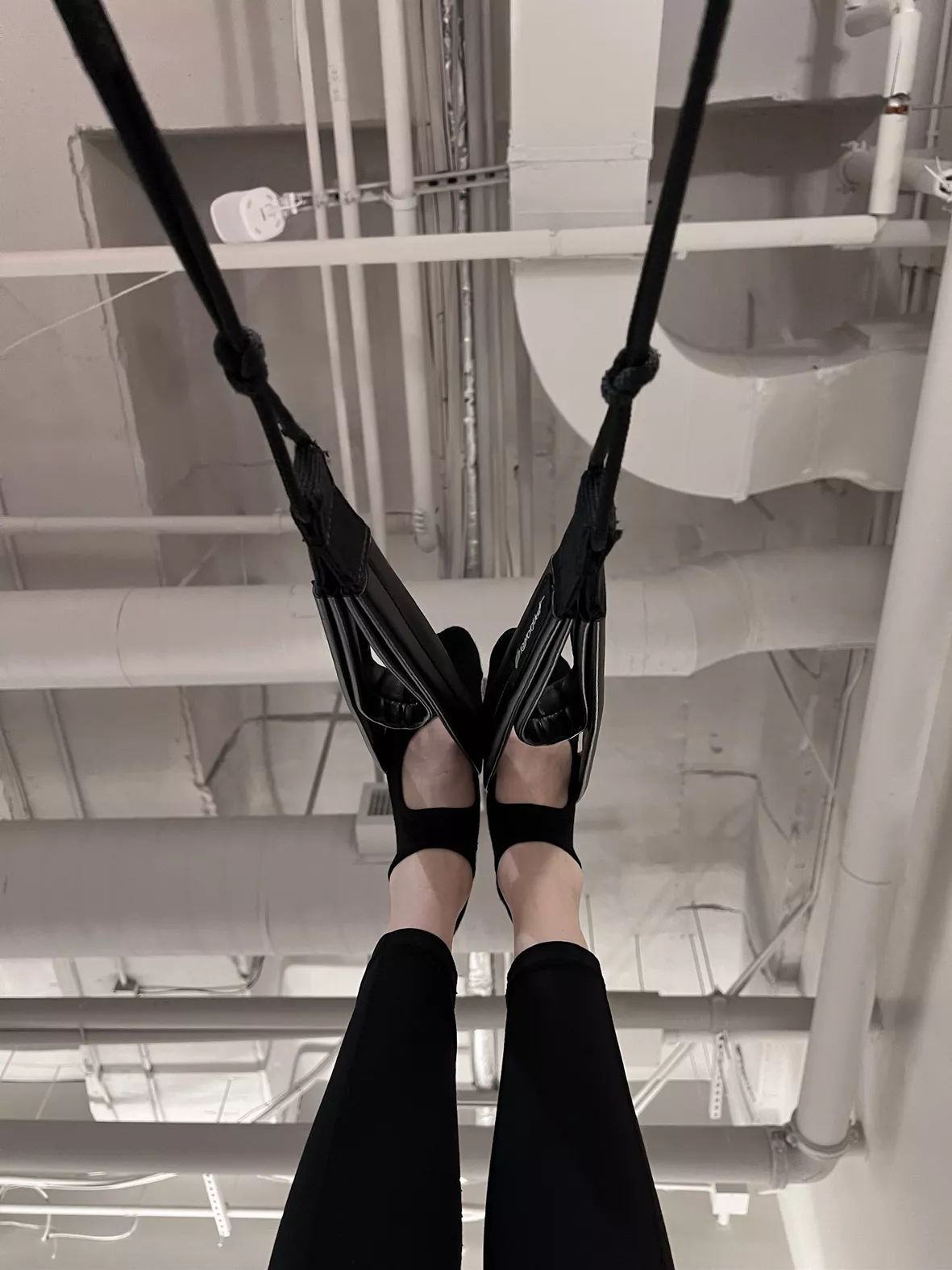 LA ACTIVE Grip Socks - 3 Pairs - Yoga Pilates Barre Ballet Non Slip Crew  Hospital