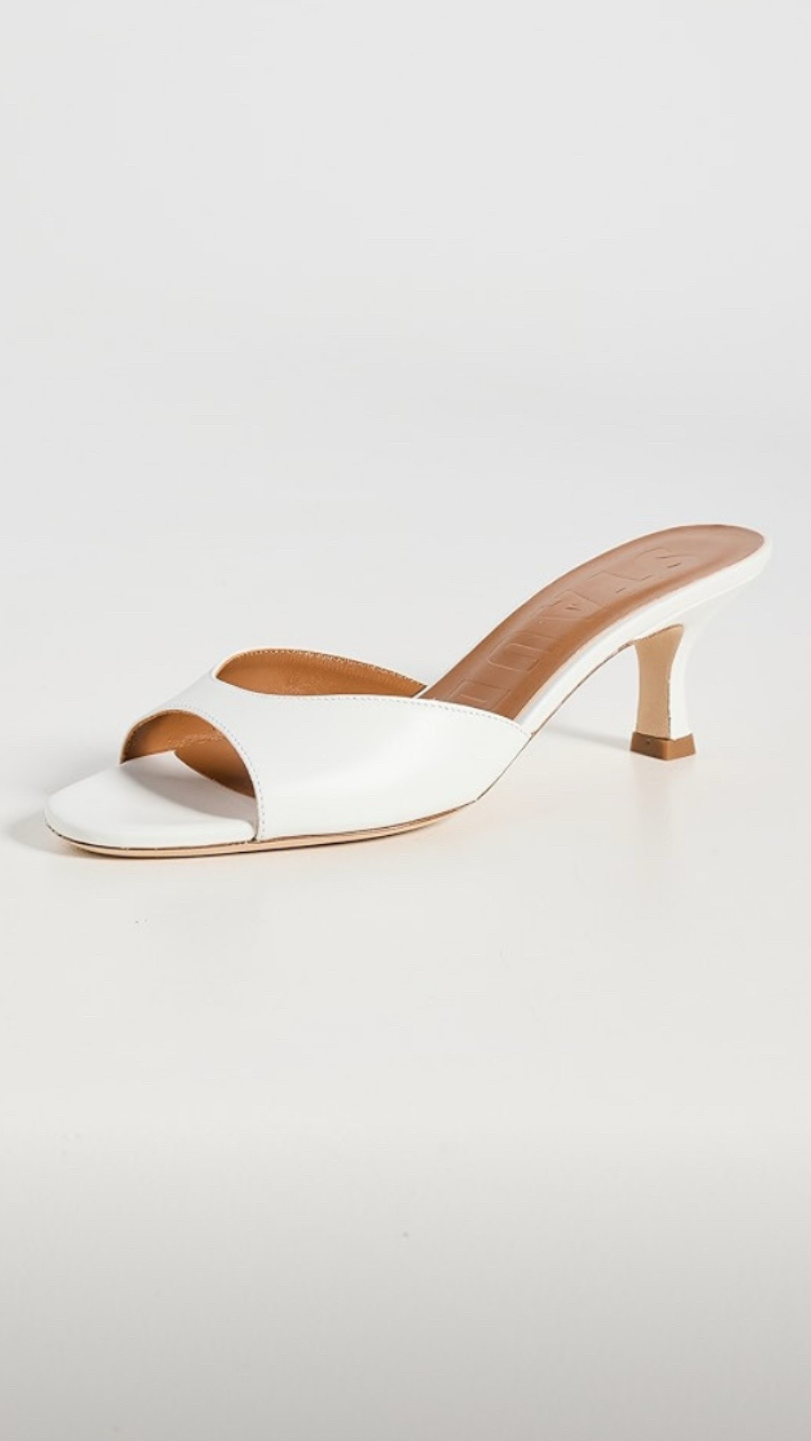 Favorite white sandals 
#whitesandals