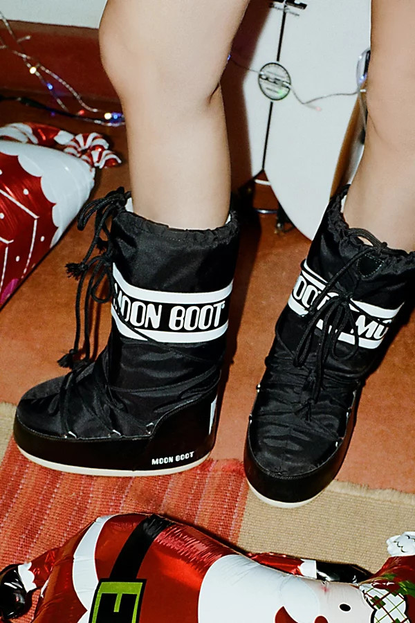 Moon Boot Icon Nylon Boot in Black, Women's at Urban Outfitters | Urban Outfitters (US and RoW)