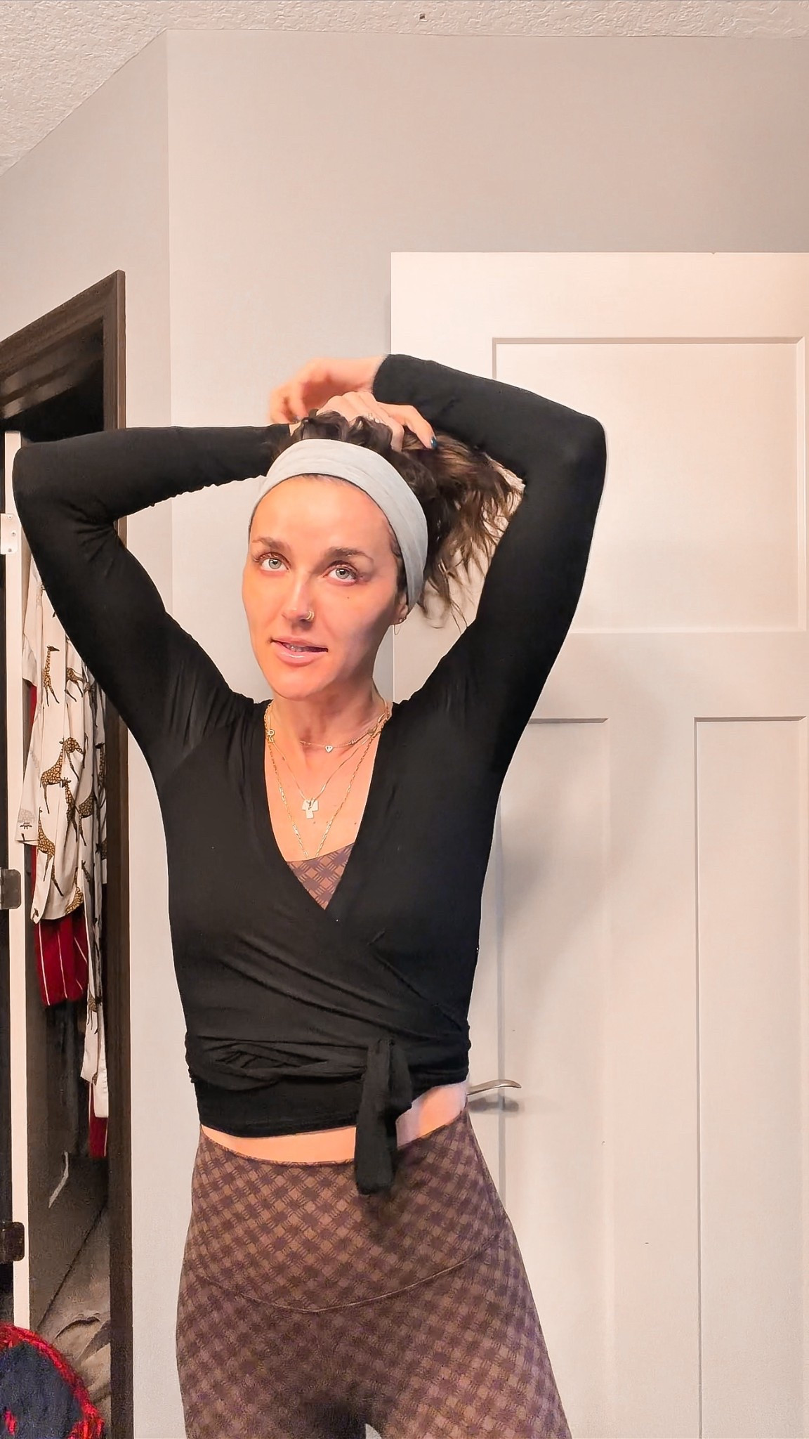 Workout outfit of the day 🫶🏼 
Leggings on sale too!! Wearing 2 
TTS 

#LTKmorningroutine #LTKfitnessgoals #LTKmomlife