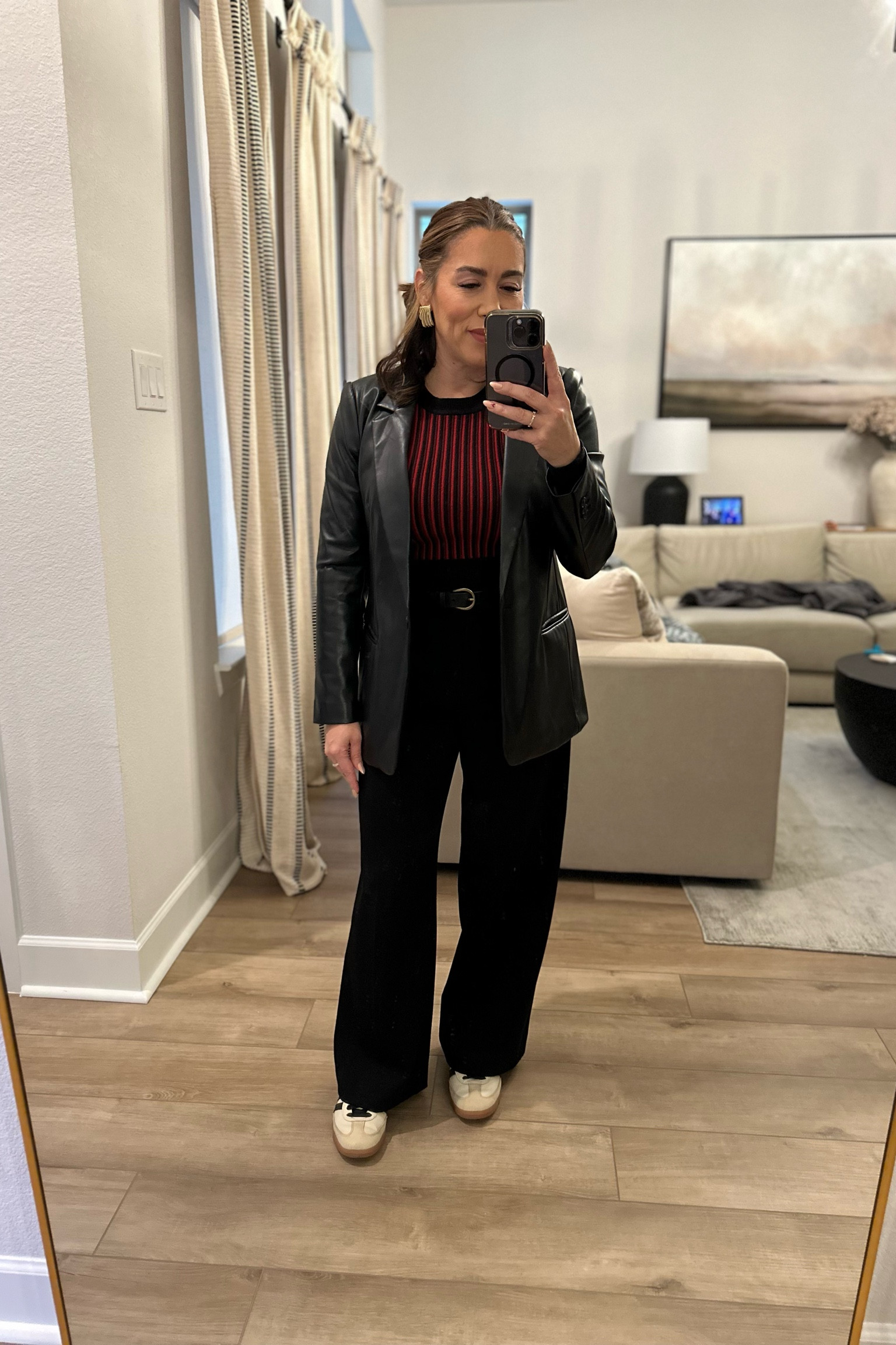 Monday 🖤

#LTKFindsUnder100 #LTKStyleTip #LTKOver40
