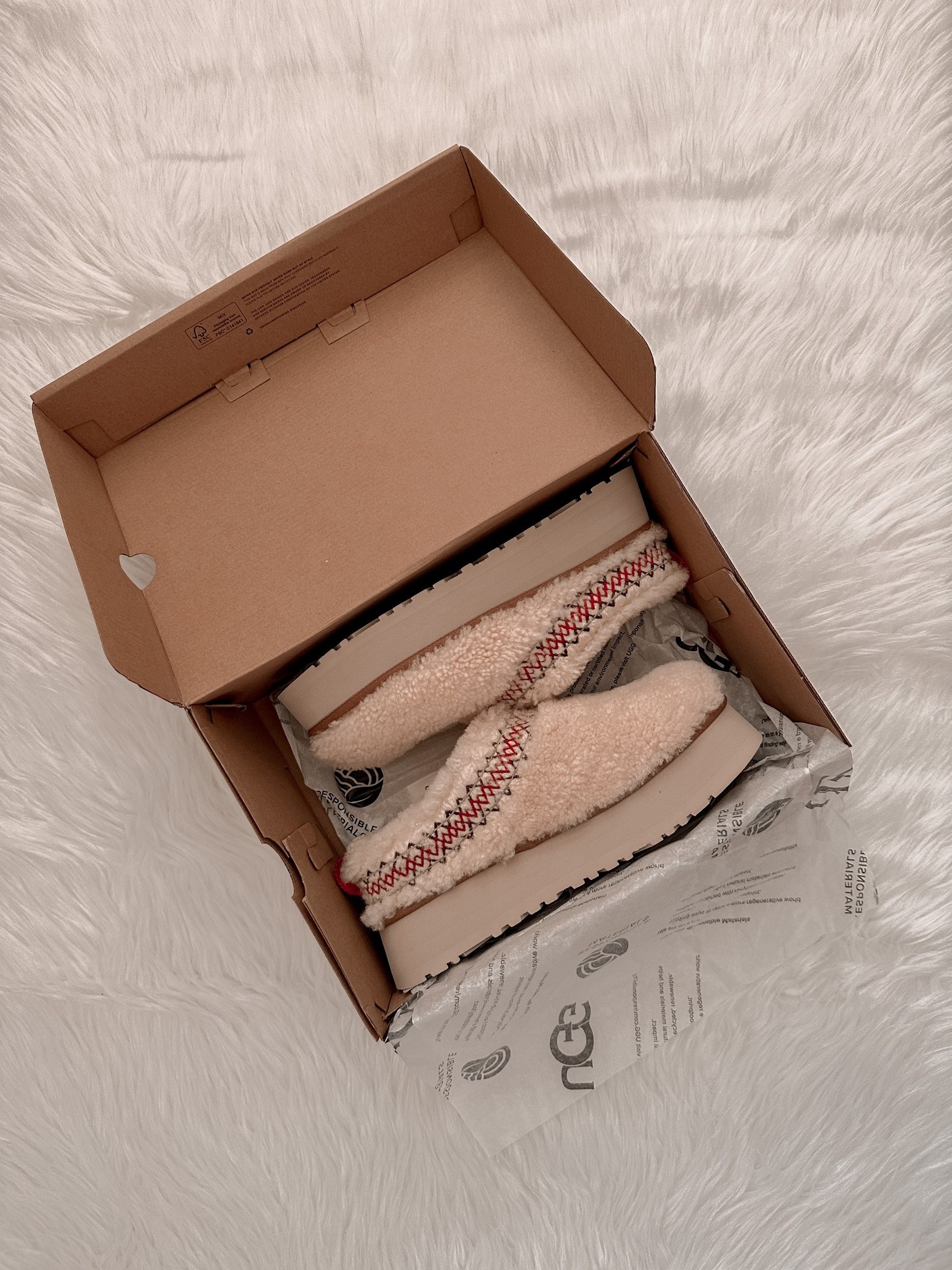 UGG TAZZ SLIPPERS 🍂
Uggs, fall shoes, platform slippers

#LTKSeasonal #LTKshoecrush