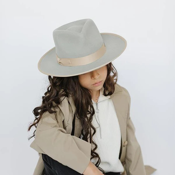 Monroe Kids Rancher - Light Grey / Tan Trim | Gigi Pip