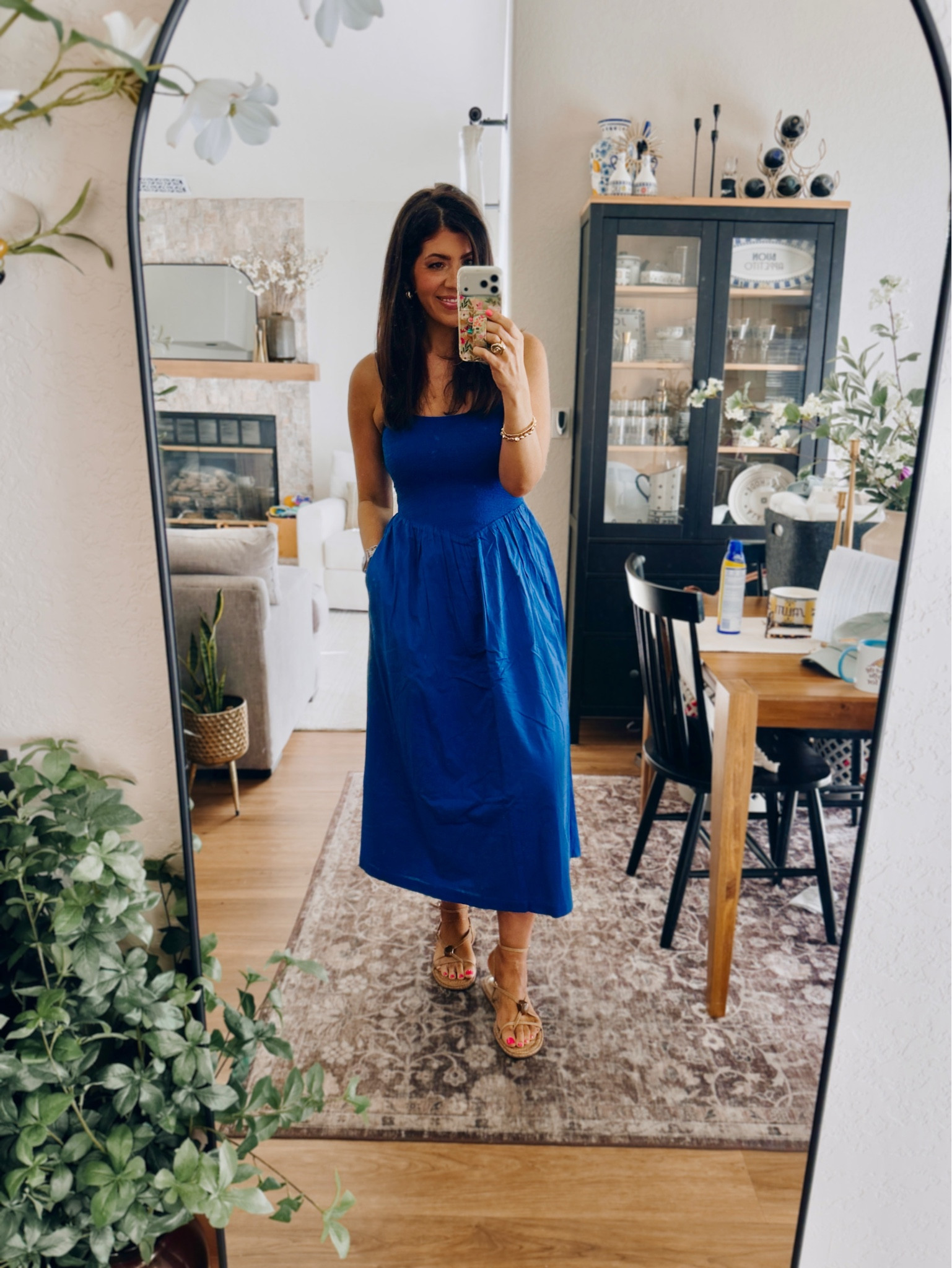 In a medium tall dress

#LTKSaleAlert #LTKMidsize #LTKTall