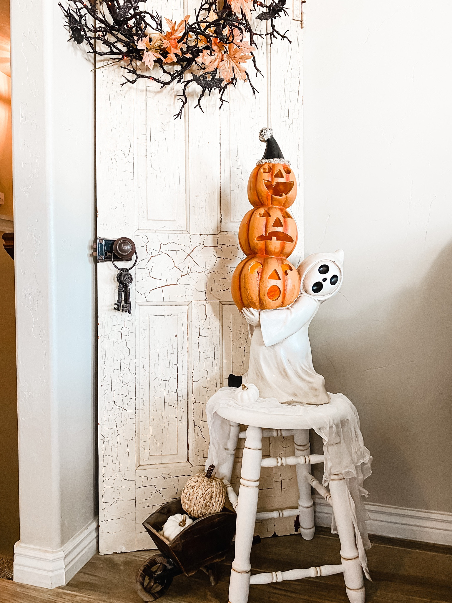 Spooky and pretty.. ghost is from home goods 

#LTKstyletip #LTKSeasonal #LTKhome
