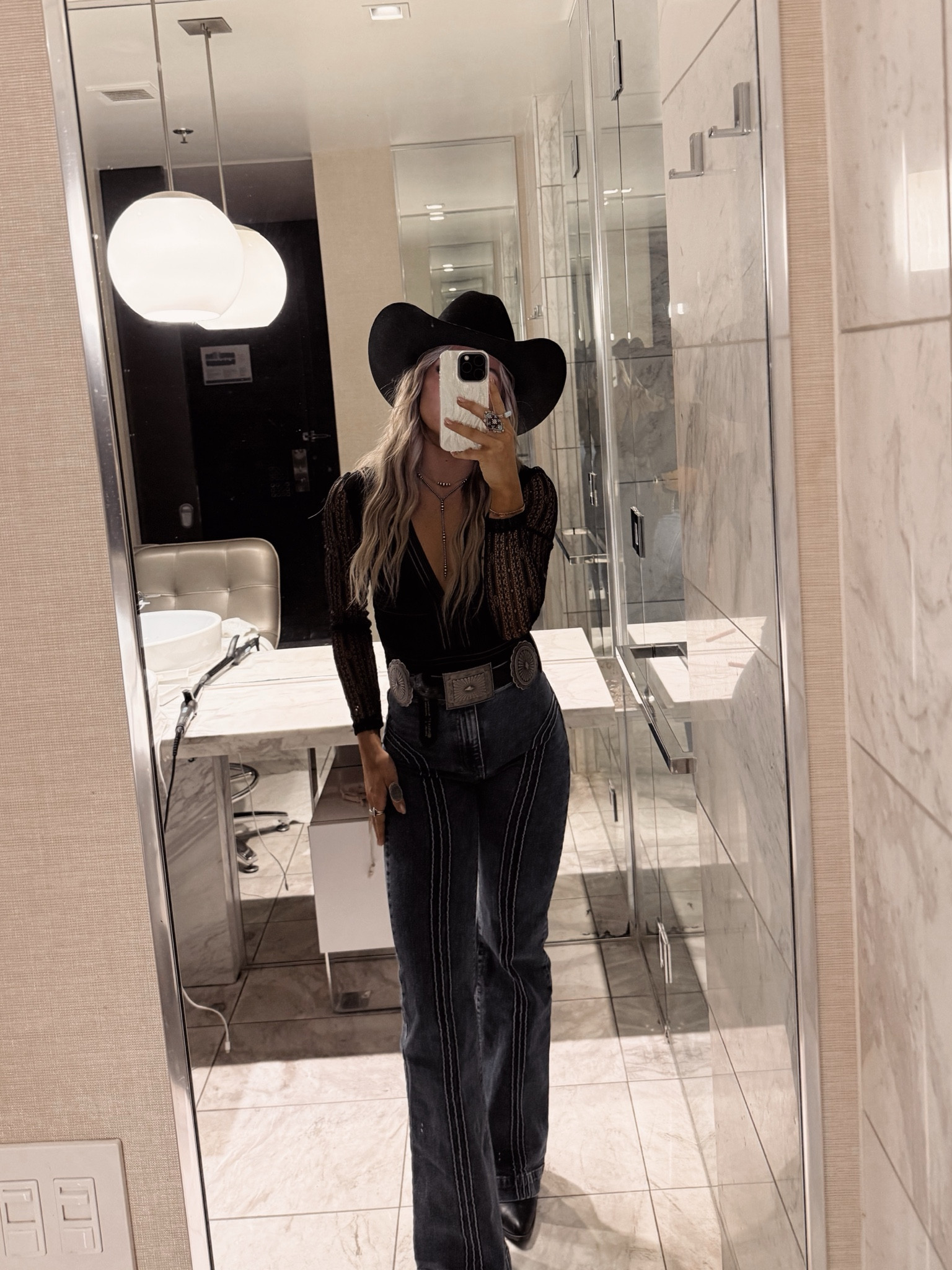 Vegas cowgirl 🩶

#LTKSeasonal #LTKStyleTip #LTKHoliday