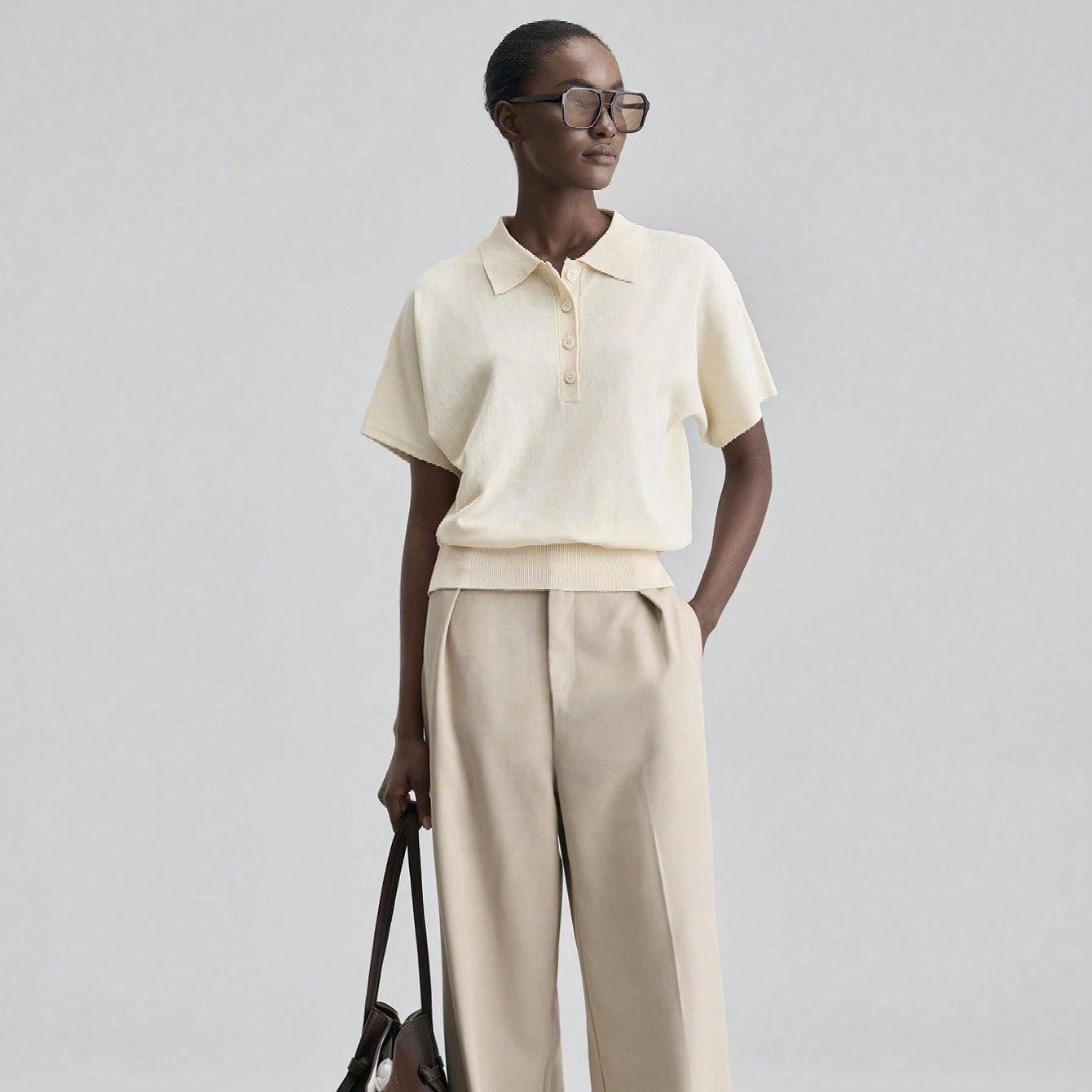 2026SS Maglietta Da Donna Color Albicocca, Comoda, Traspirante E Delicata Sulla Pelle. Versione Aderente, Collo A Revers Piccolo, Spalle A Goccia, Maniche 3/4, Scollo A V Piccolo, Orlo Inferiore Aperto Con Tasche. Stile Casual Elegante Moderno Per Ufficio. Sensazione Di Vintage Ricercato E Di Alta Qualità. Adatta Per Pendolarismo Urbano, Aeroporto/Crociera, Matrimoni Come Ospite. Texture Minimalista E Di Lusso, Versatile Per Tutte Le Stagioni. | SHEIN
