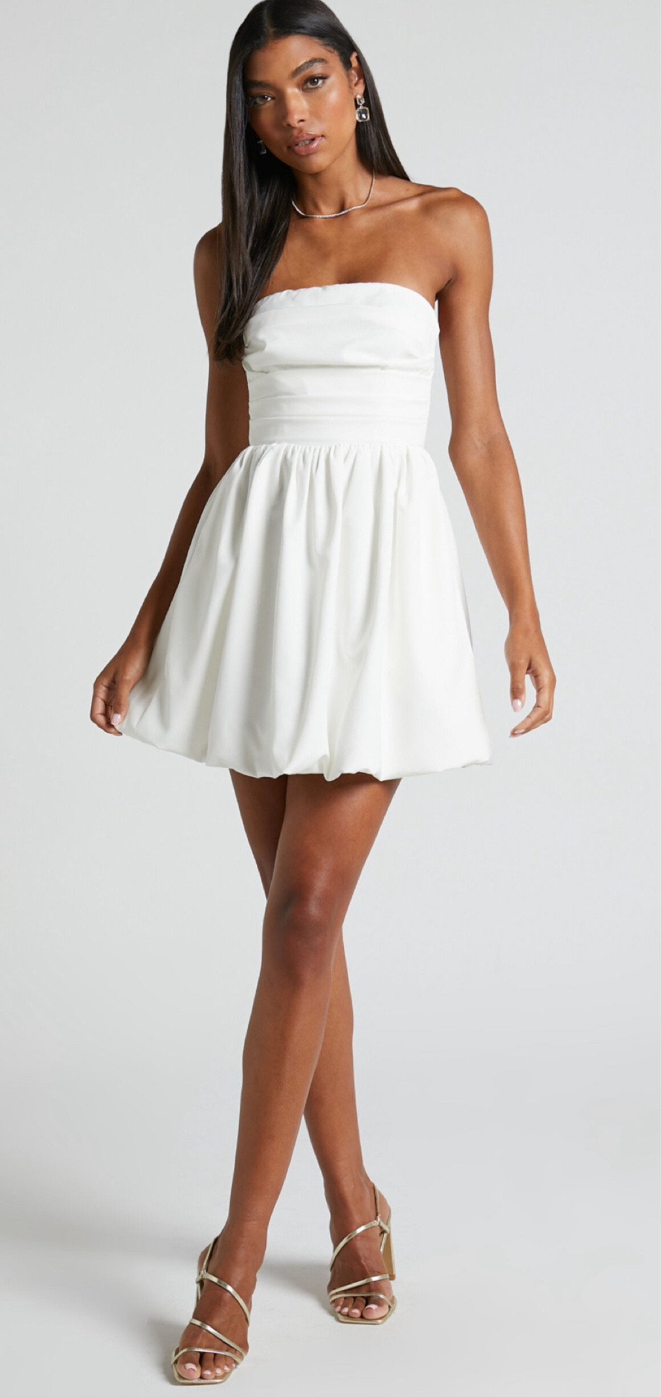 Strapless bubble hem dress

#LTKWedding #LTKFindsUnder100