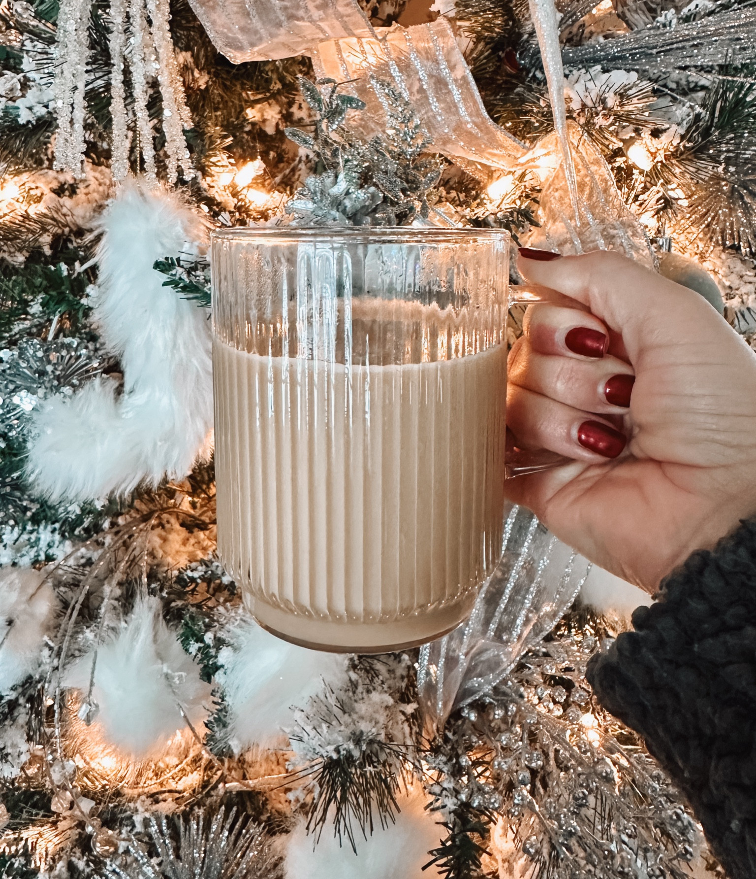 The cutest ribbed glass mugs from Target! 18.5oz so they’re big enough for a large cup of coffee!

#LTKhome