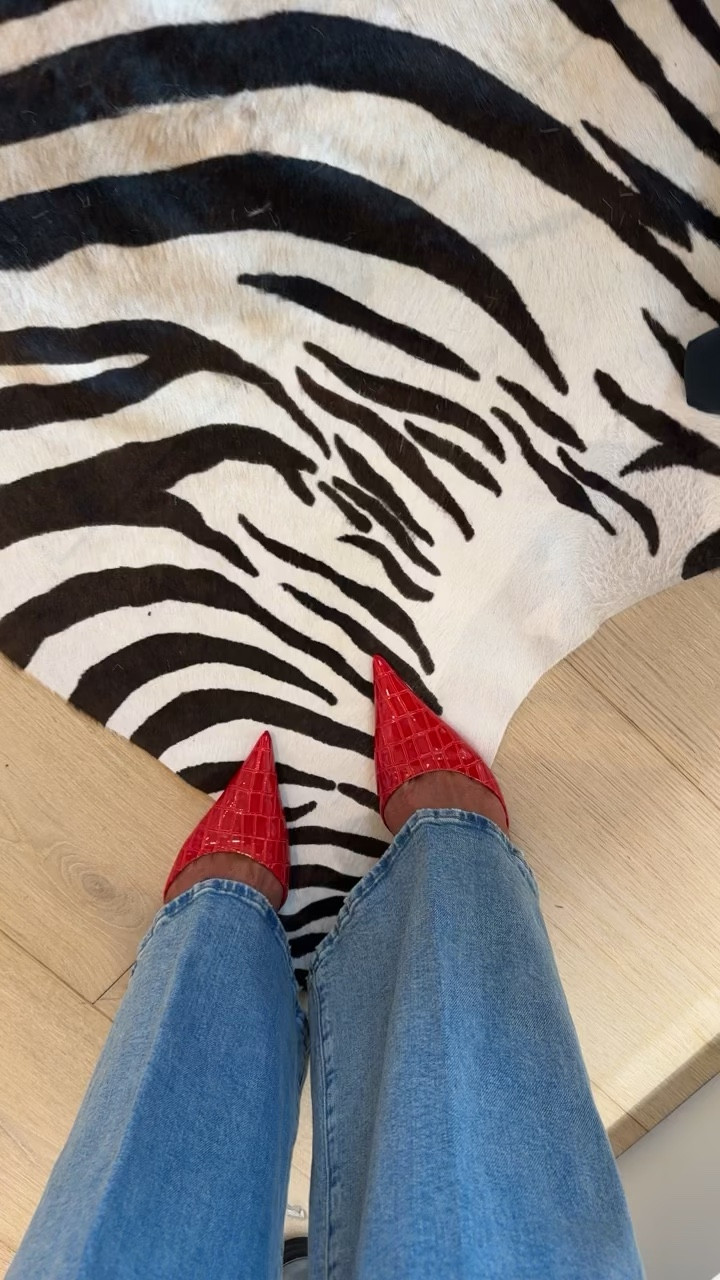 The best pop of red 🔥🔥🔥