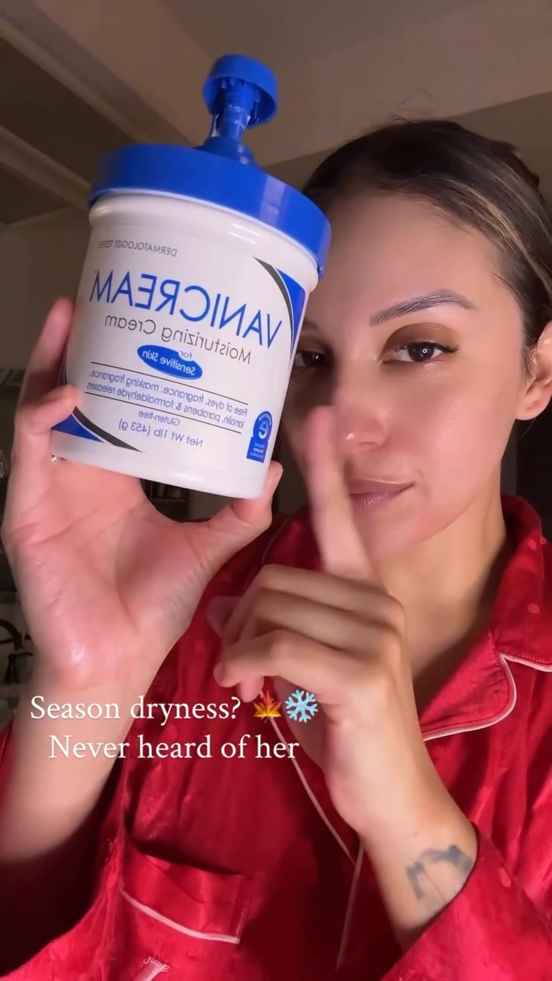 Dry, flaky skin? Not this season 🙅‍♀️💧
I’ve been using Vanicream Moisturizing Cream, and it’s a holy grail for sensitive, dry, or eczema-prone skin. no fragrance, no irritation, just pure hydration that actually lasts.
grab it before your skin starts begging for moisture!
#LTKbeauty #LTKskincare #WinterSkinCare #DrySkinRelief #SensitiveSkinApproved #CleanBeautyFinds #MoisturizerMustHave #Vanicream #HydrationGoals #SkincareObsessed #BeautyInfluencer

#LTKBeauty #LTKSeasonal #LTKHoliday