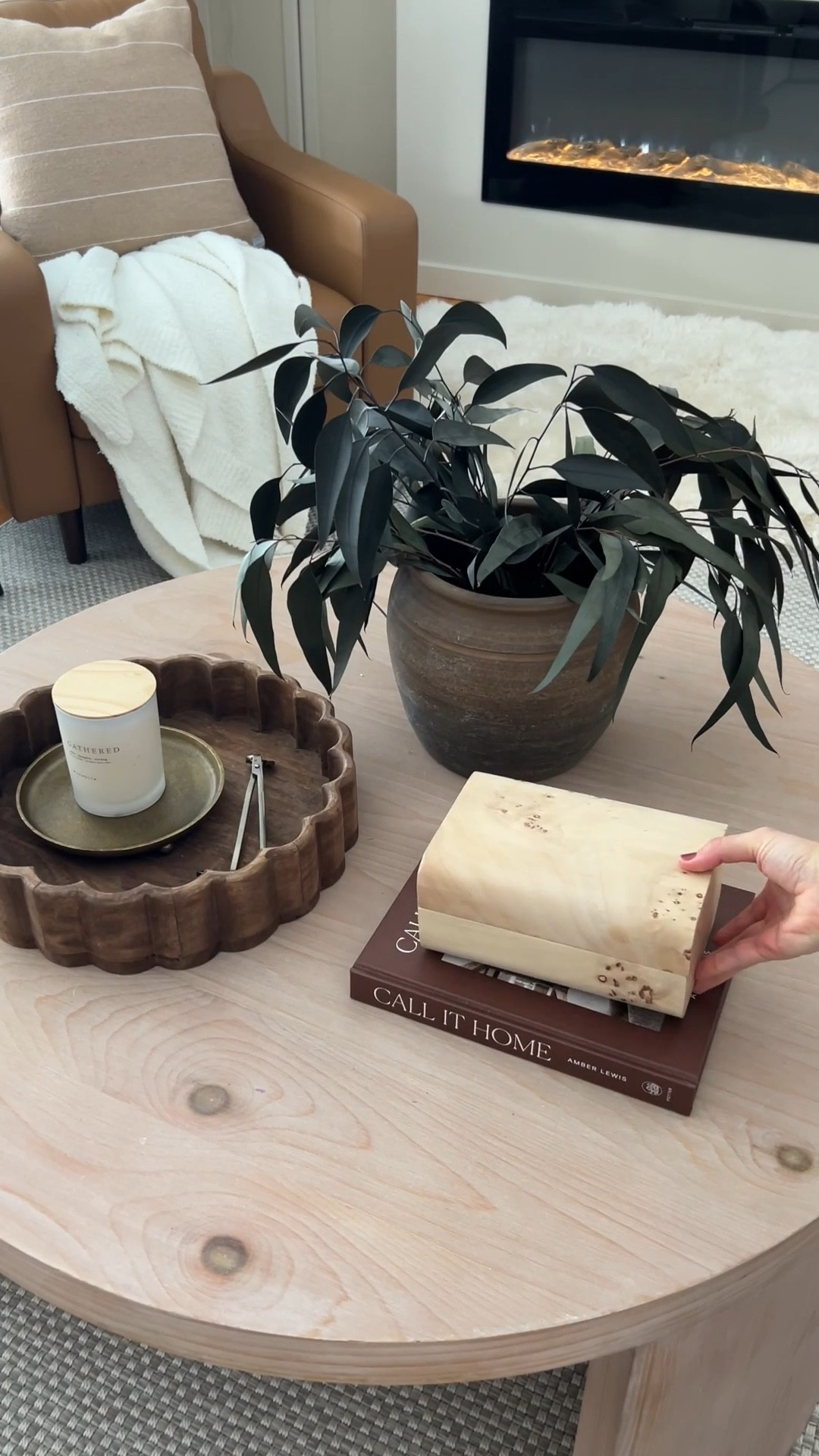 Coffee table styling


#LTKHome #LTKFindsUnder50 #LTKWatchNow