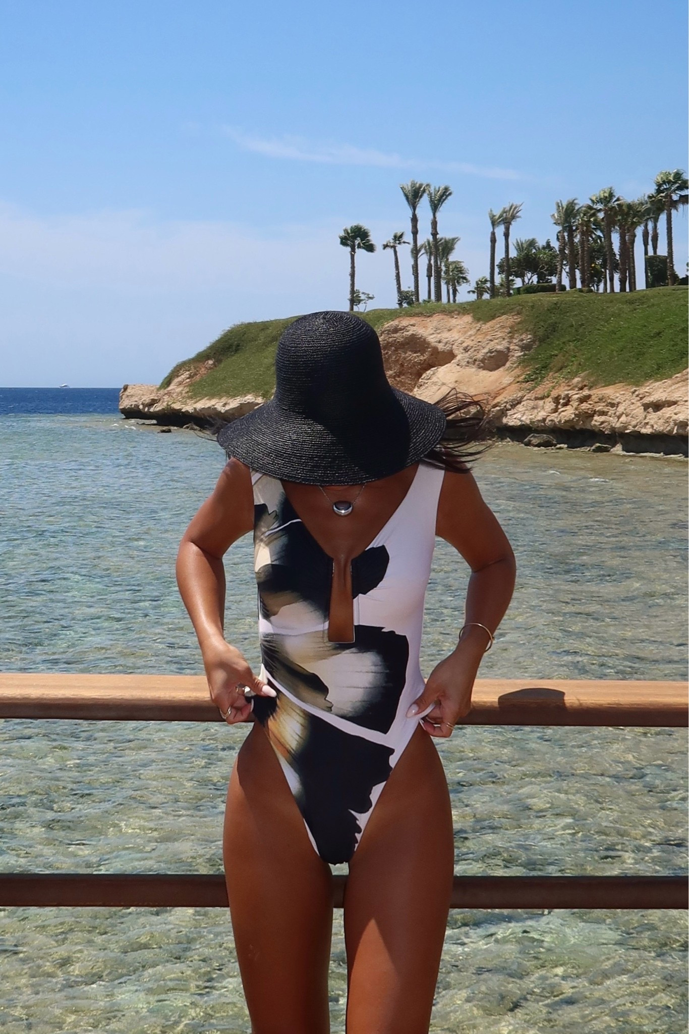 I’m wearing size small in the swimsuit 🤍