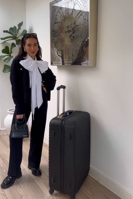 Smart travel outfit, smart outfit, bow shirt, oversized bow shirt, boucle jacket, petite trousers, wide leg trousers, smart trousers, chunky loafer, jacquemus bag, h&m, abercrombie&fitch

#LTKxAFeurope #LTKtravel #LTKSeasonal