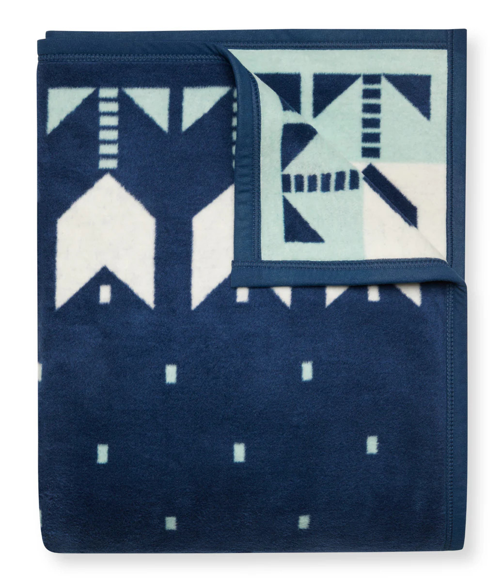 Scandinavian Tulips Blanket | ChappyWrap