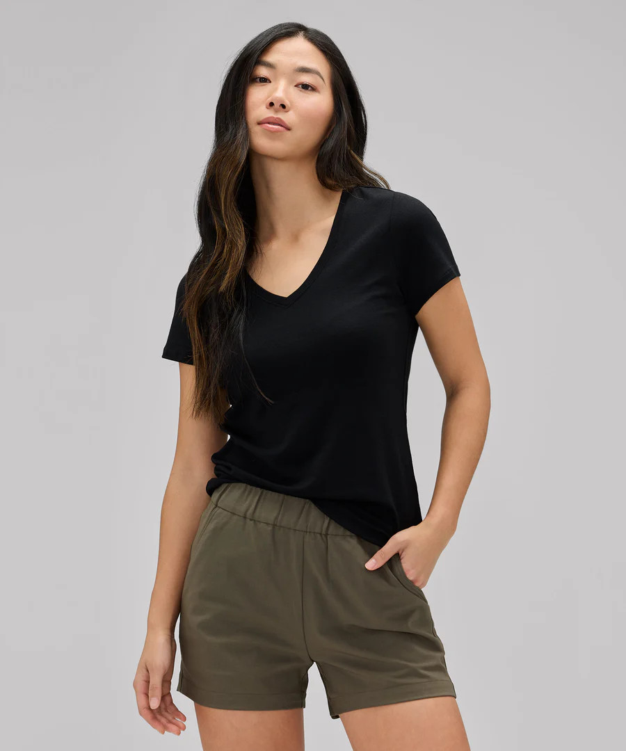 Women's Petite Merino V-Neck T-Shirt | Unbound Merino | Unbound Merino